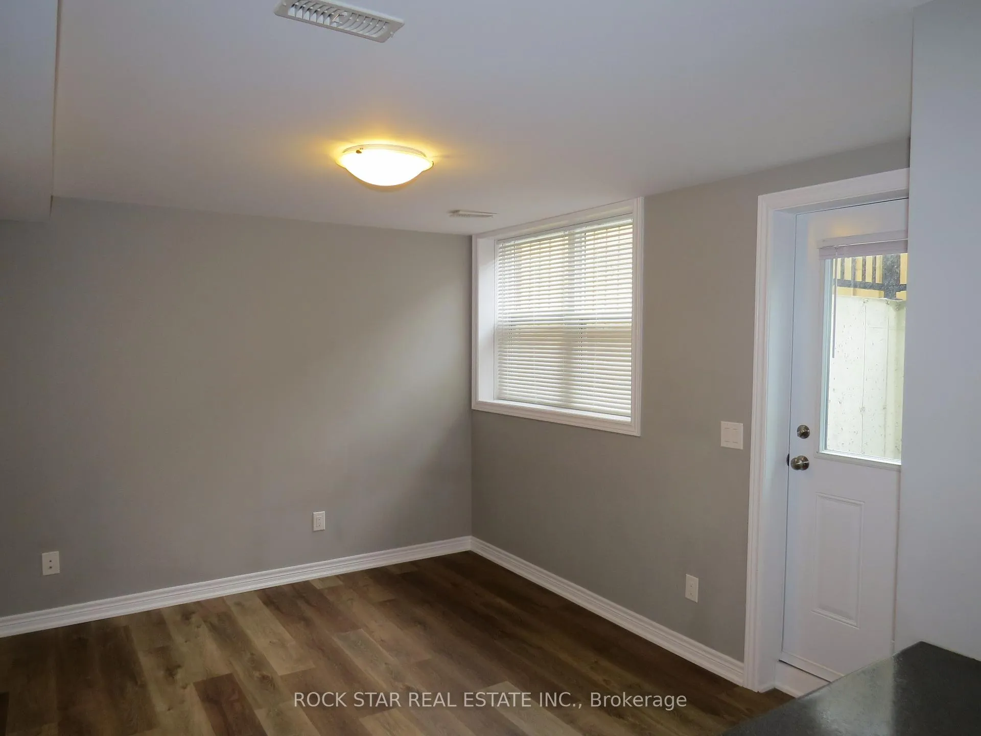 Photo 26 of 7 Dundonald Street, St. Catharines, Secord Woods — HOMEH