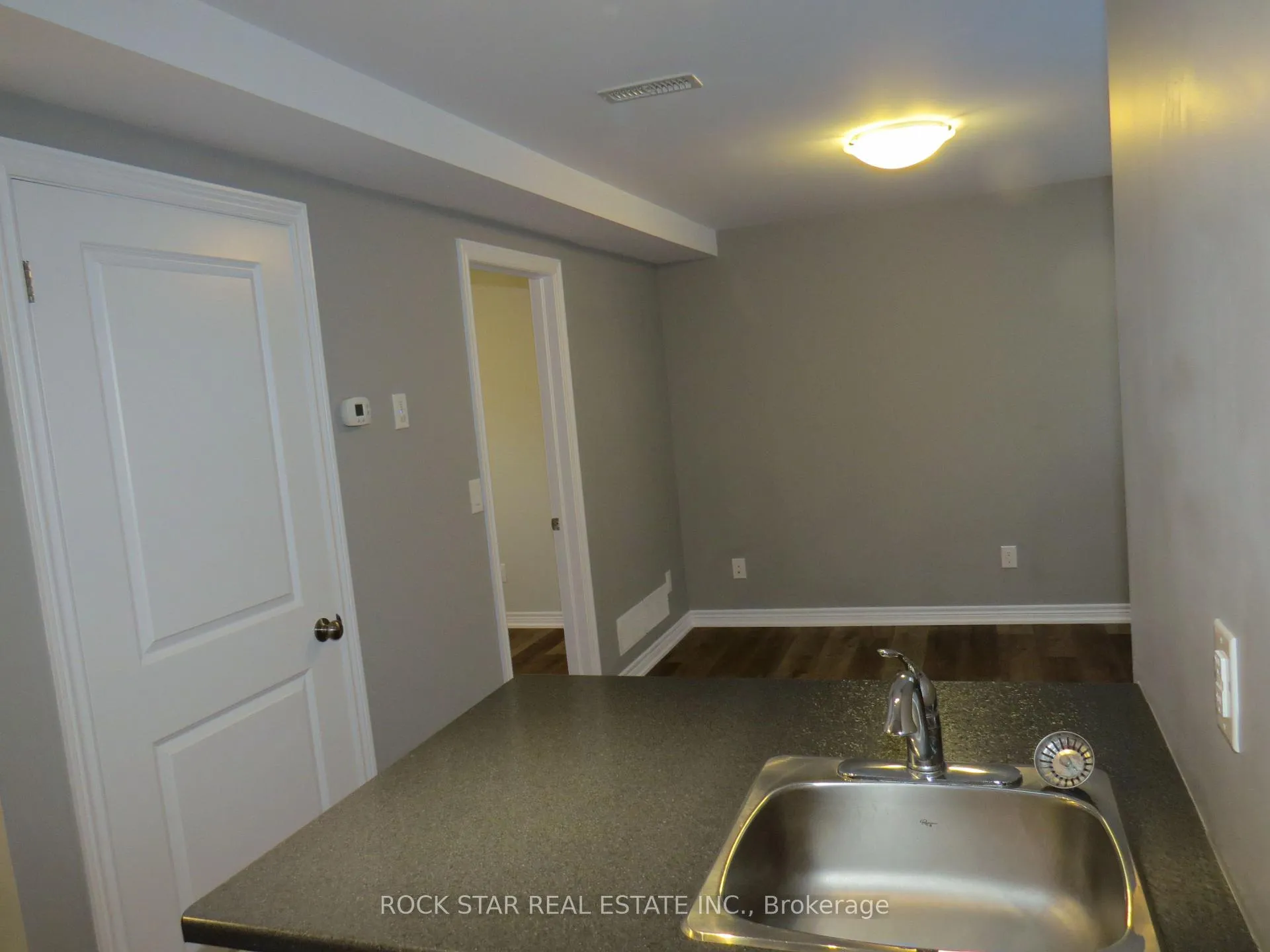 Photo 32 of 7 Dundonald Street, St. Catharines, Secord Woods — HOMEH