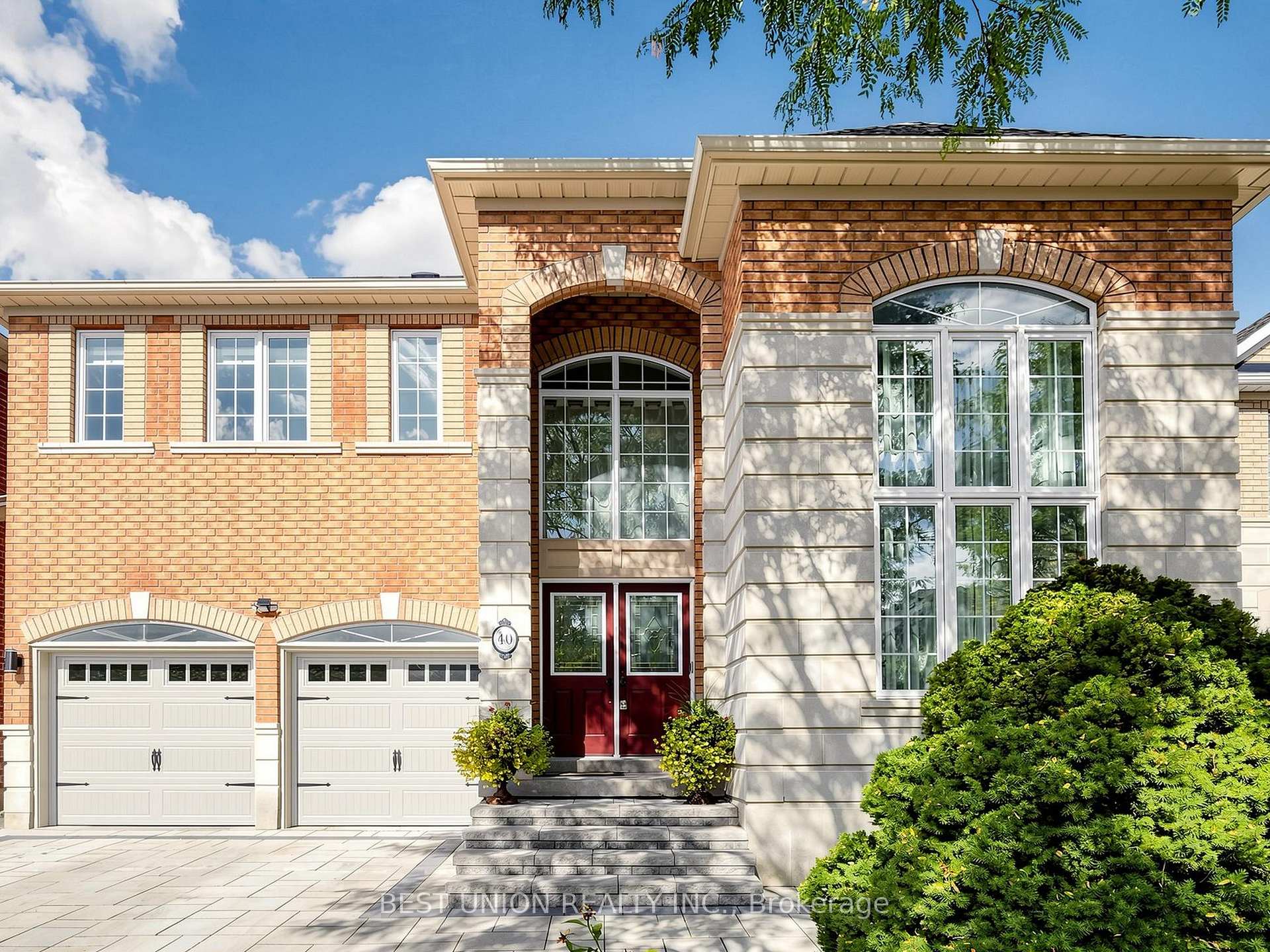 Photo 2 of 40 Gemini Crescent, Richmond Hill, Rouge Woods — HOMEH