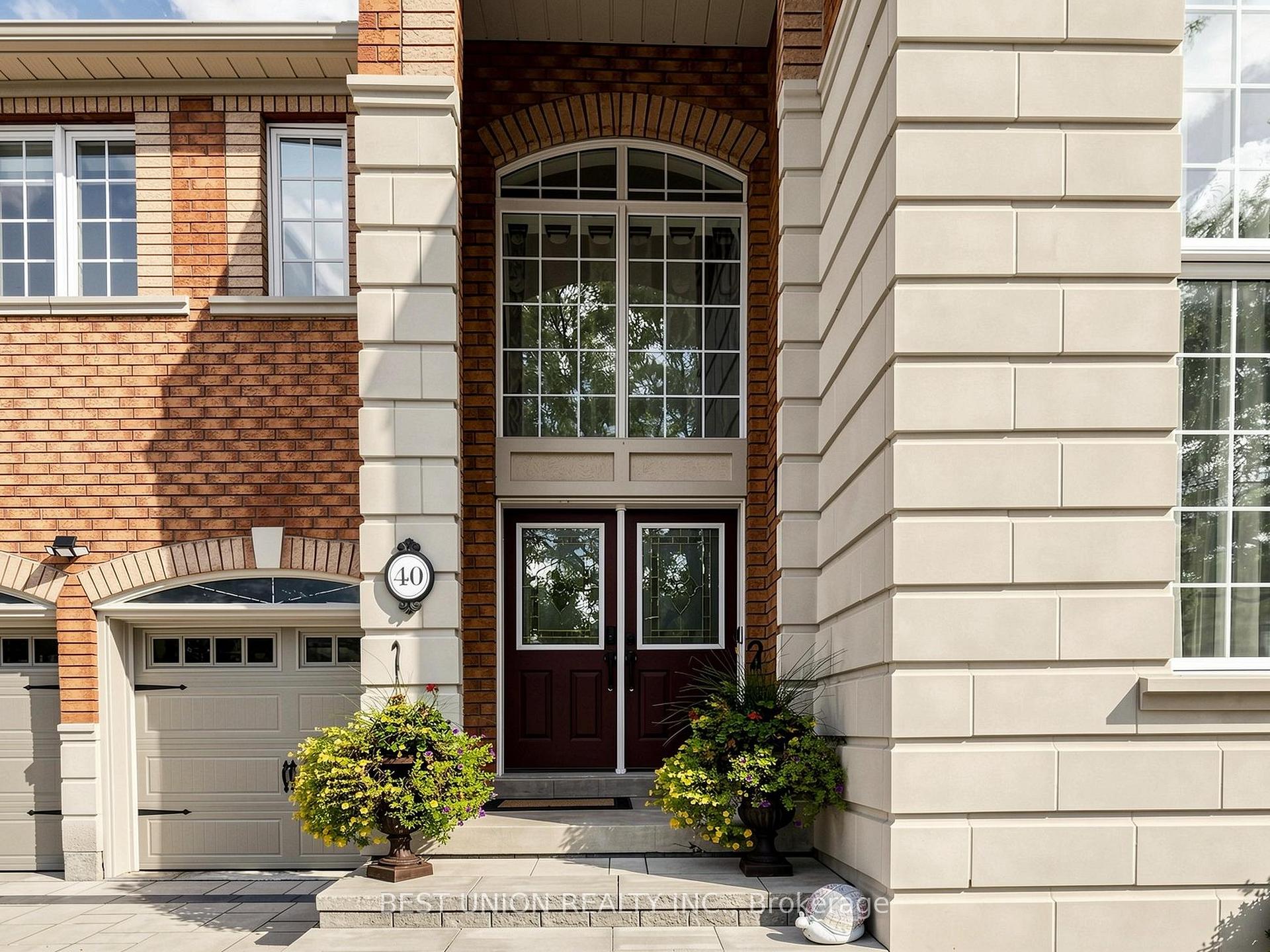Photo 5 of 40 Gemini Crescent, Richmond Hill, Rouge Woods — HOMEH