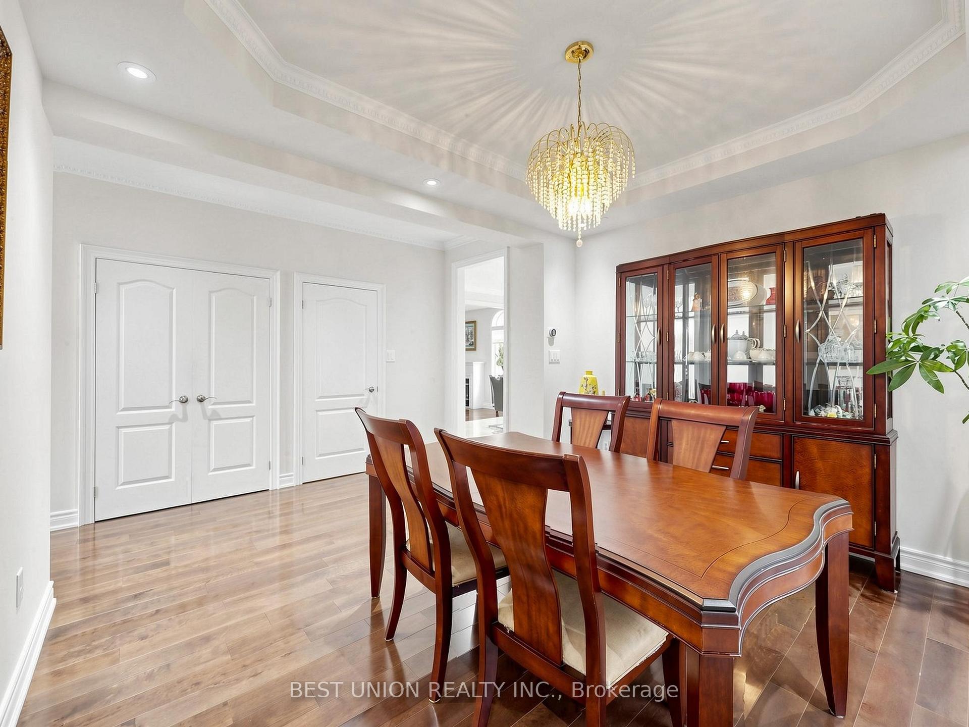 Photo 16 of 40 Gemini Crescent, Richmond Hill, Rouge Woods — HOMEH