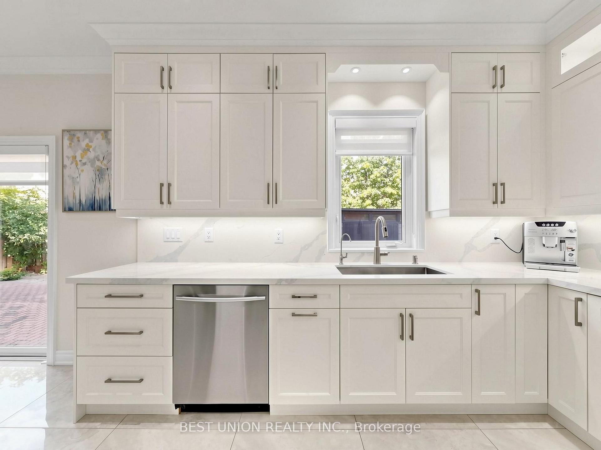 Photo 20 of 40 Gemini Crescent, Richmond Hill, Rouge Woods — HOMEH