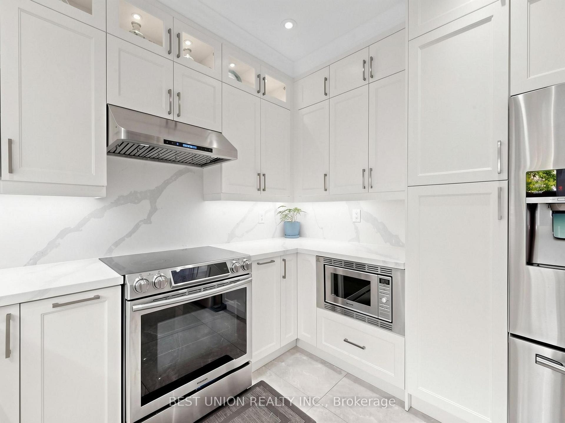 Photo 21 of 40 Gemini Crescent, Richmond Hill, Rouge Woods — HOMEH