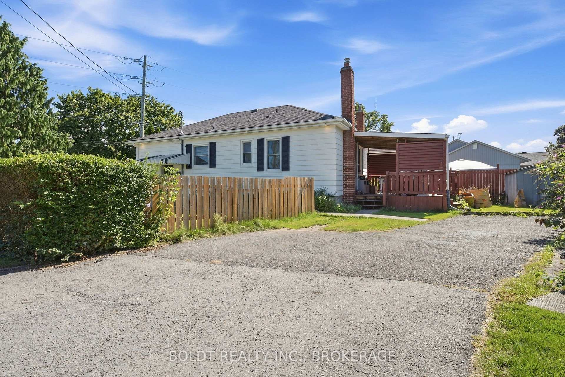 Photo 6 of Unit Upper, 403 Grantham Avenue, St. Catharines, Carlton/Bunting — HOMEH