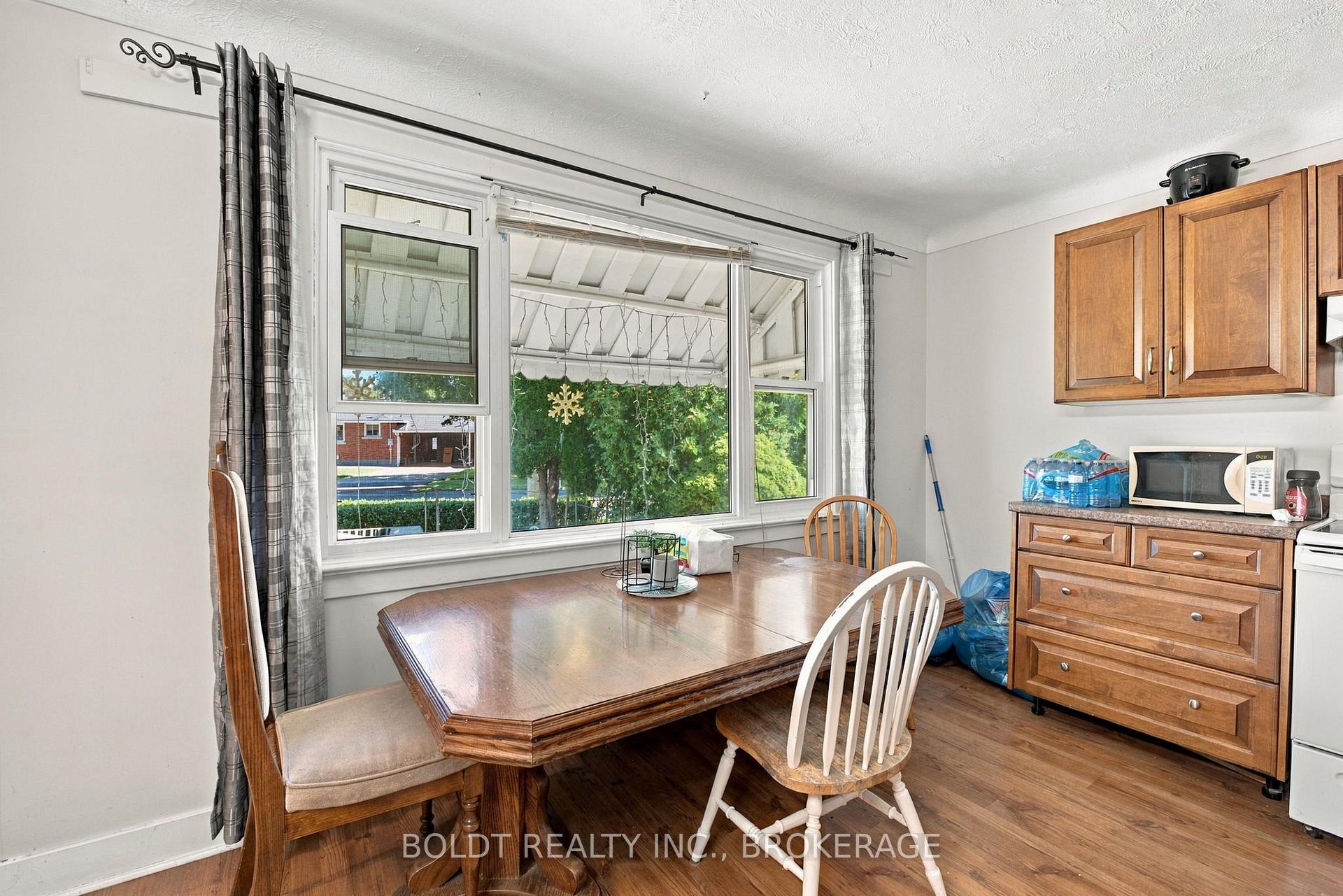 Photo 11 of Unit Upper, 403 Grantham Avenue, St. Catharines, Carlton/Bunting — HOMEH
