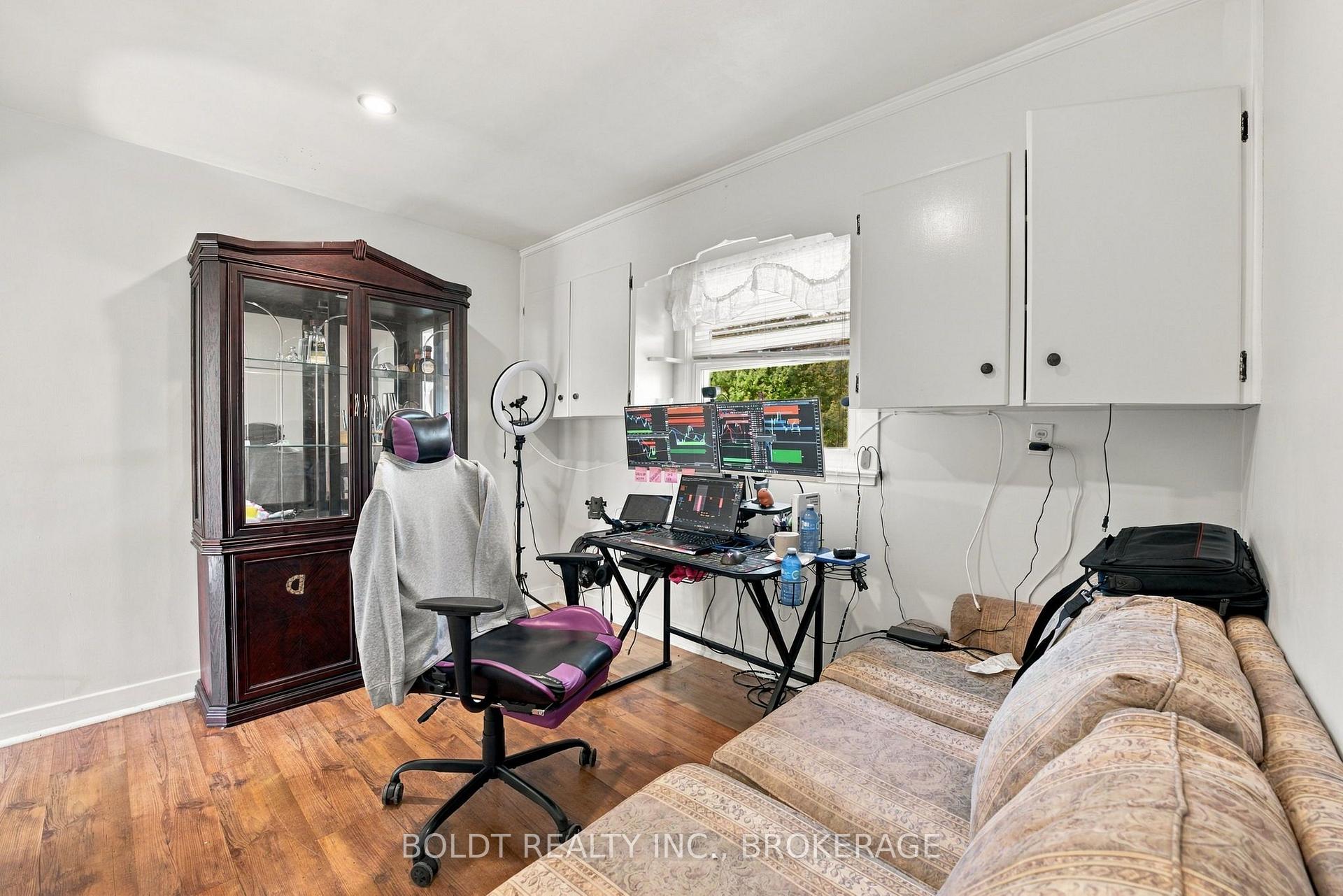 Photo 13 of Unit Upper, 403 Grantham Avenue, St. Catharines, Carlton/Bunting — HOMEH