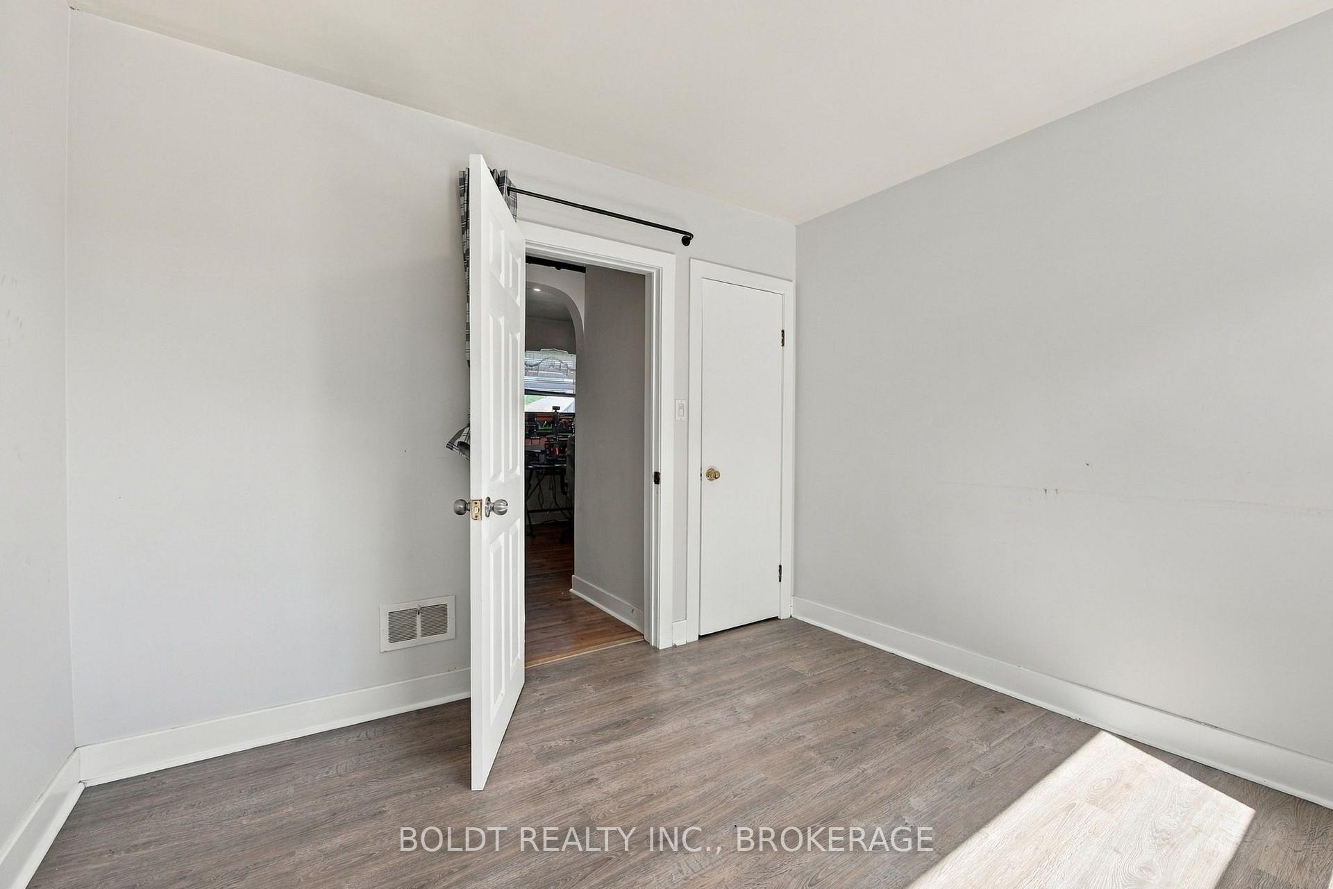 Photo 16 of Unit Upper, 403 Grantham Avenue, St. Catharines, Carlton/Bunting — HOMEH