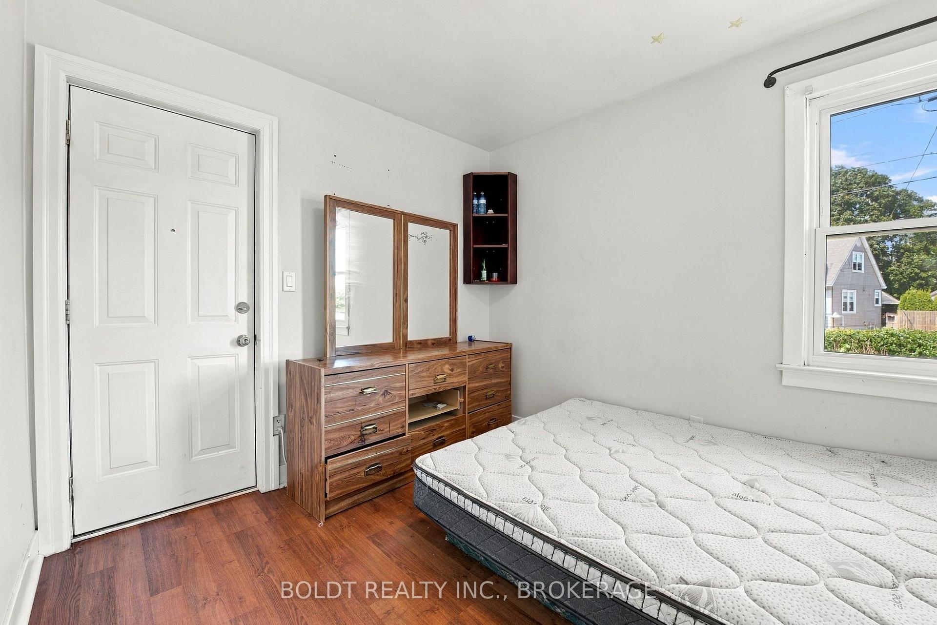 Photo 20 of Unit Upper, 403 Grantham Avenue, St. Catharines, Carlton/Bunting — HOMEH