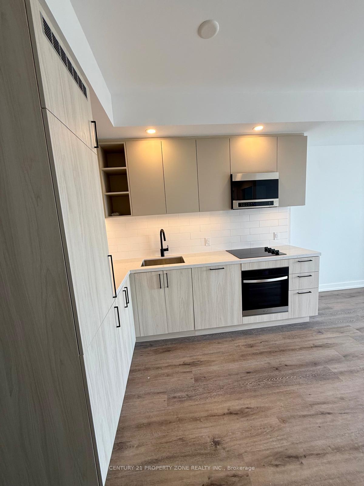 Photo 2 of Unit 904, 21 Meadowdale Road, Vaughan, Vaughan Corporate Centre — HOMEH