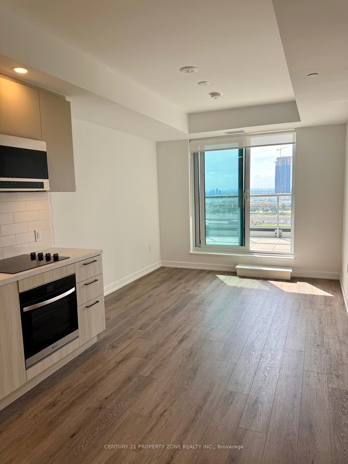 Photo 3 of Unit 904, 21 Meadowdale Road, Vaughan, Vaughan Corporate Centre — HOMEH