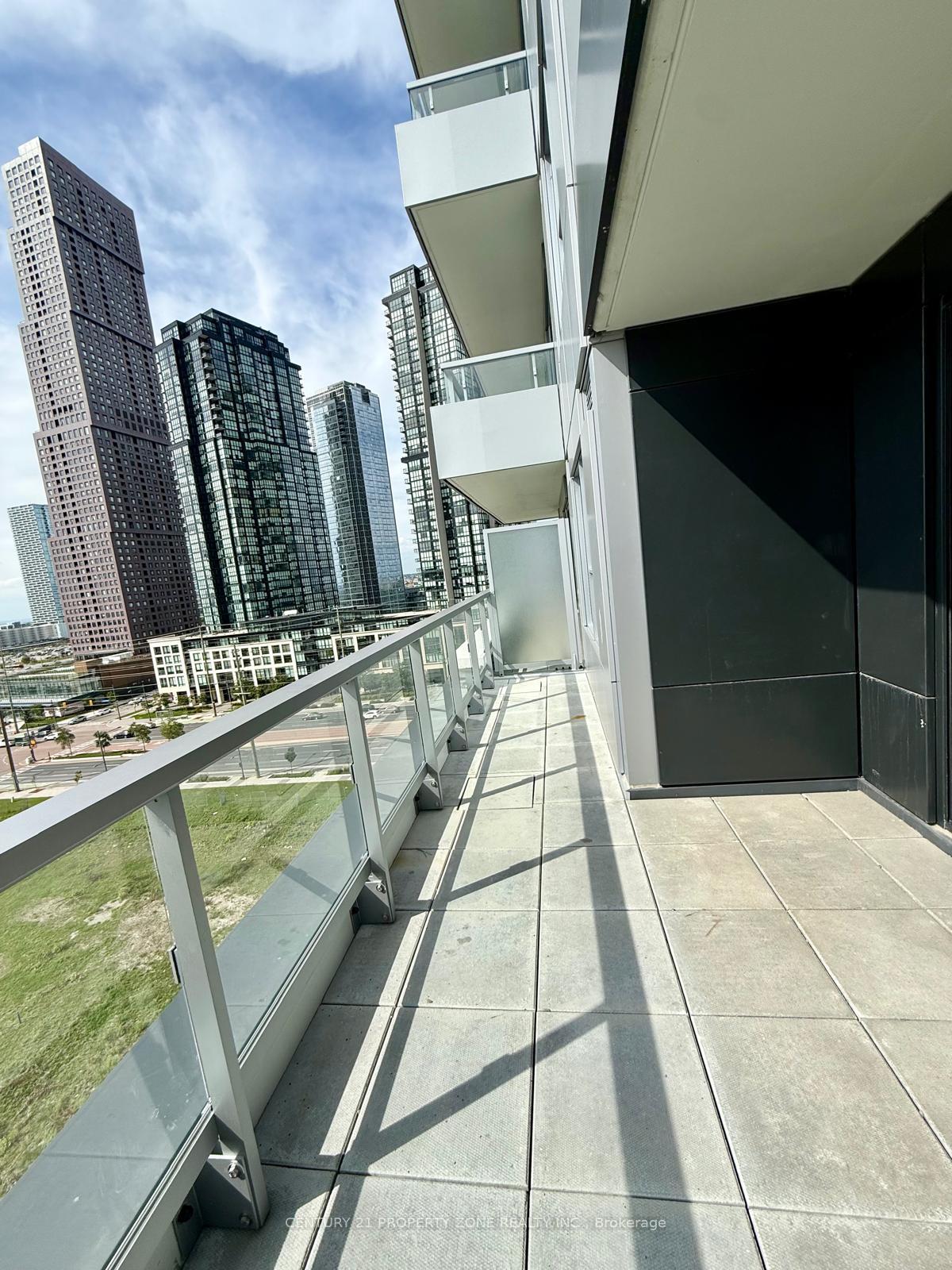 Photo 5 of Unit 904, 21 Meadowdale Road, Vaughan, Vaughan Corporate Centre — HOMEH