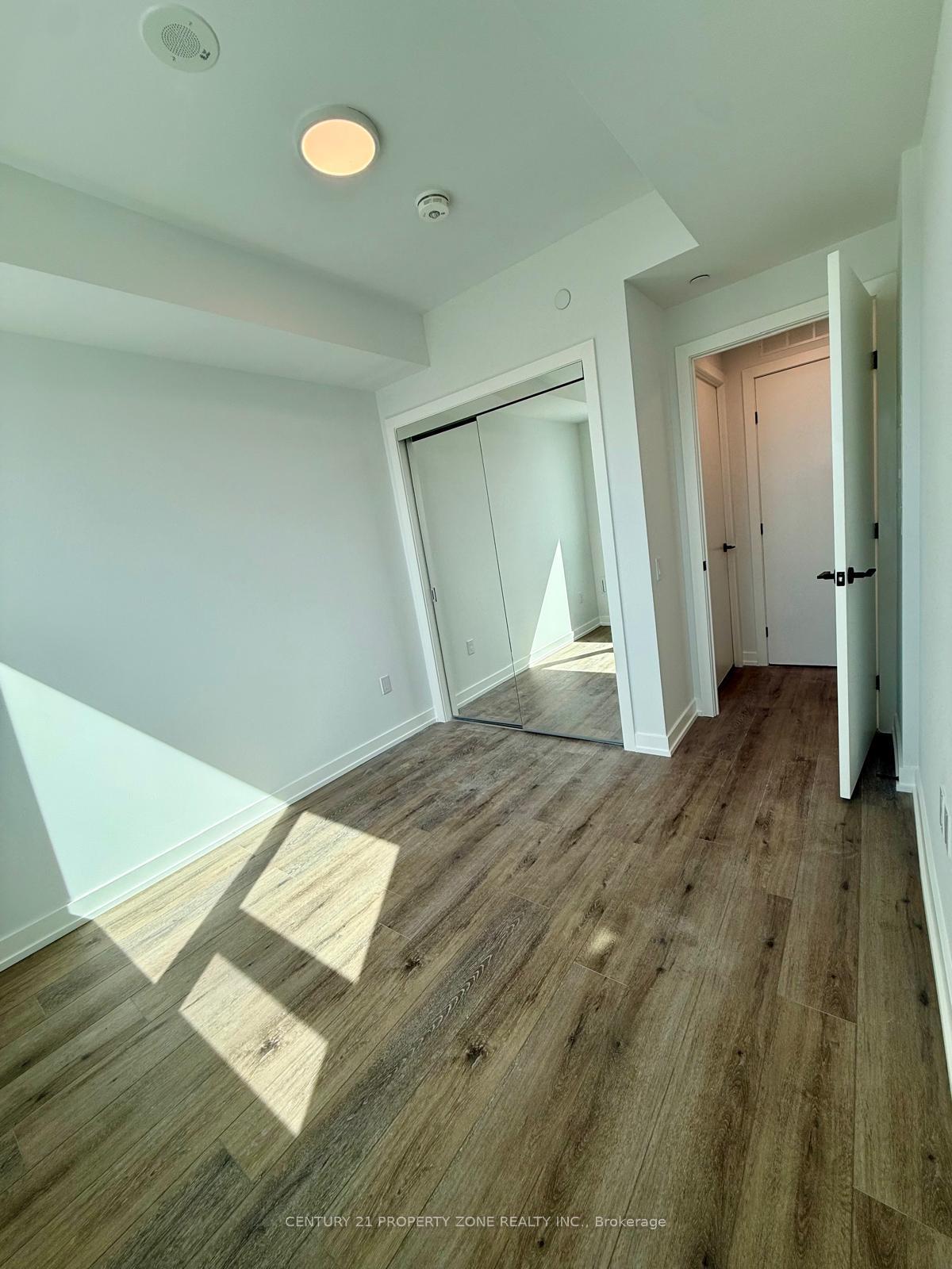 Photo 6 of Unit 904, 21 Meadowdale Road, Vaughan, Vaughan Corporate Centre — HOMEH
