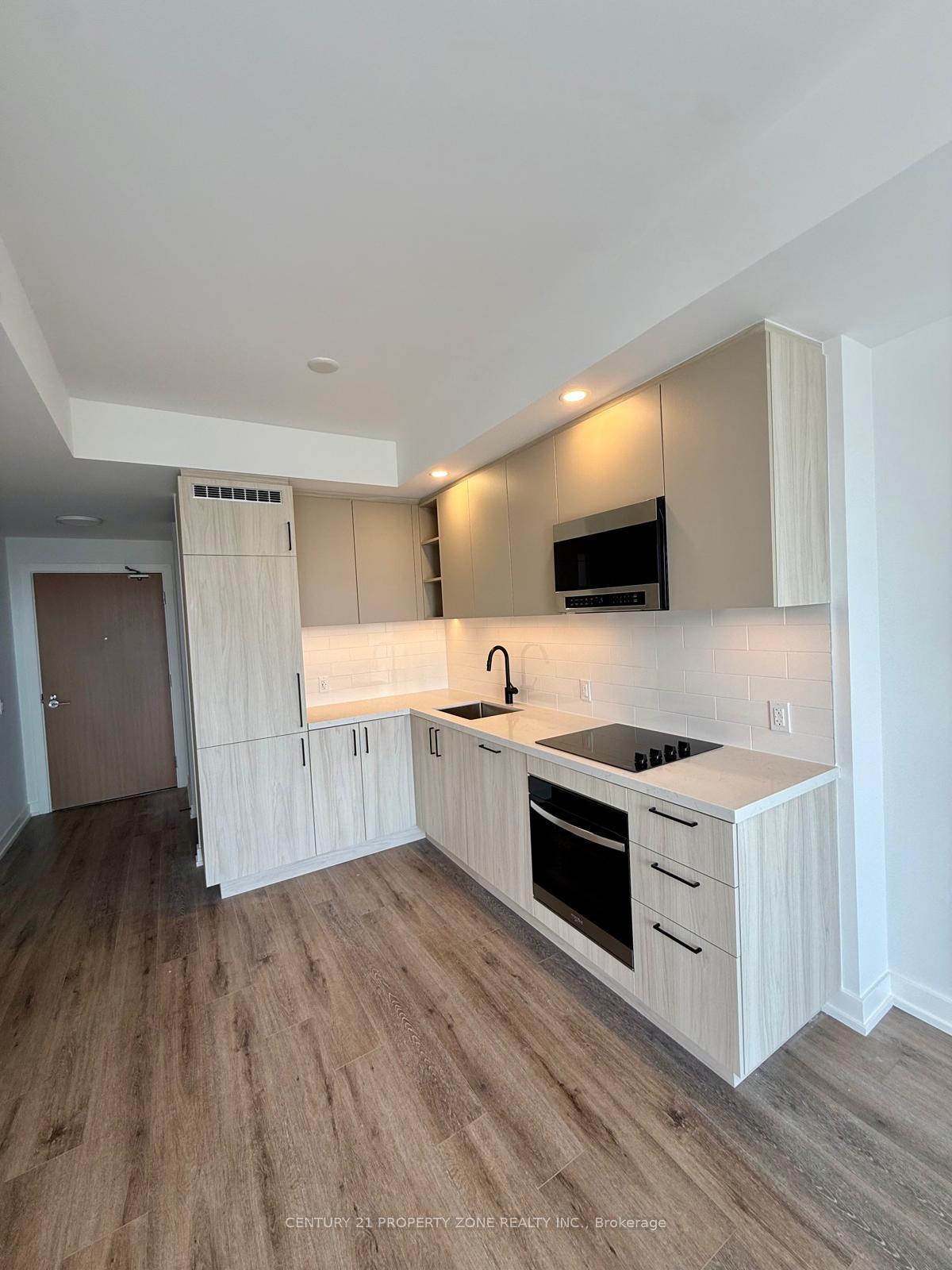 Photo 7 of Unit 904, 21 Meadowdale Road, Vaughan, Vaughan Corporate Centre — HOMEH