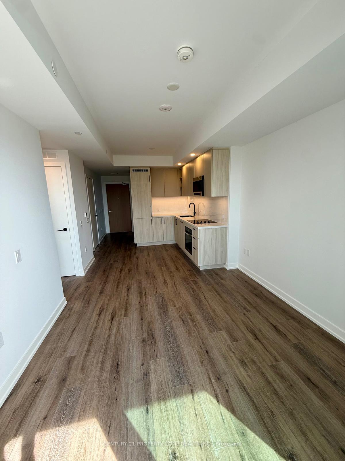 Photo 8 of Unit 904, 21 Meadowdale Road, Vaughan, Vaughan Corporate Centre — HOMEH