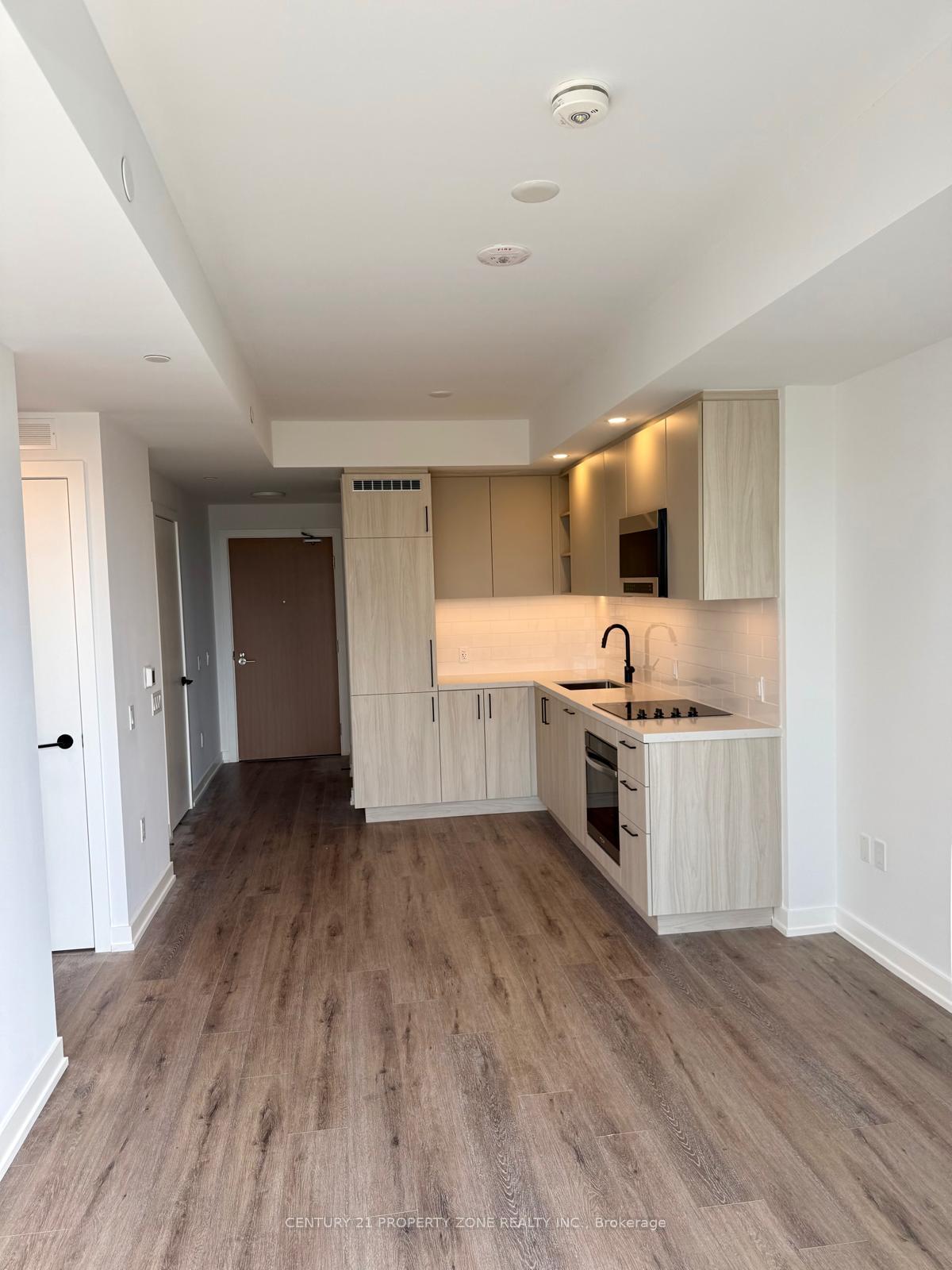 Photo 11 of Unit 904, 21 Meadowdale Road, Vaughan, Vaughan Corporate Centre — HOMEH
