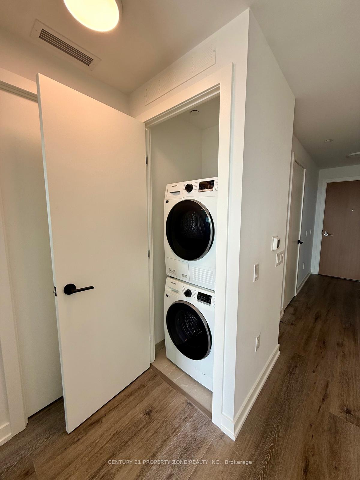 Photo 13 of Unit 904, 21 Meadowdale Road, Vaughan, Vaughan Corporate Centre — HOMEH