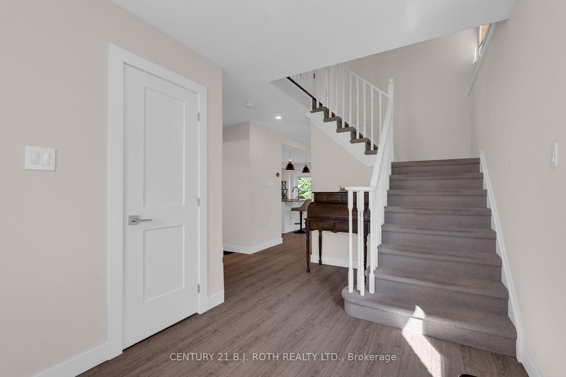 Photo 5 of 168 Cunningham Drive, Barrie, Ardagh — HOMEH