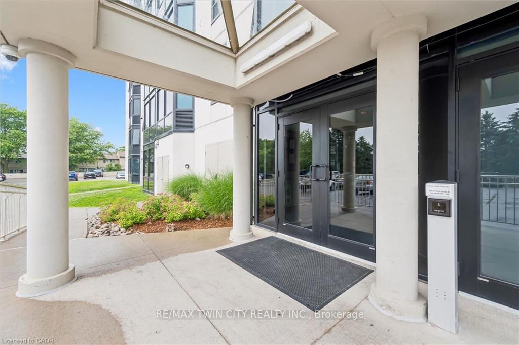 Photo 2 of Unit 1603, 35 Green Valley Drive, Kitchener, Pioneer Park — HOMEH
