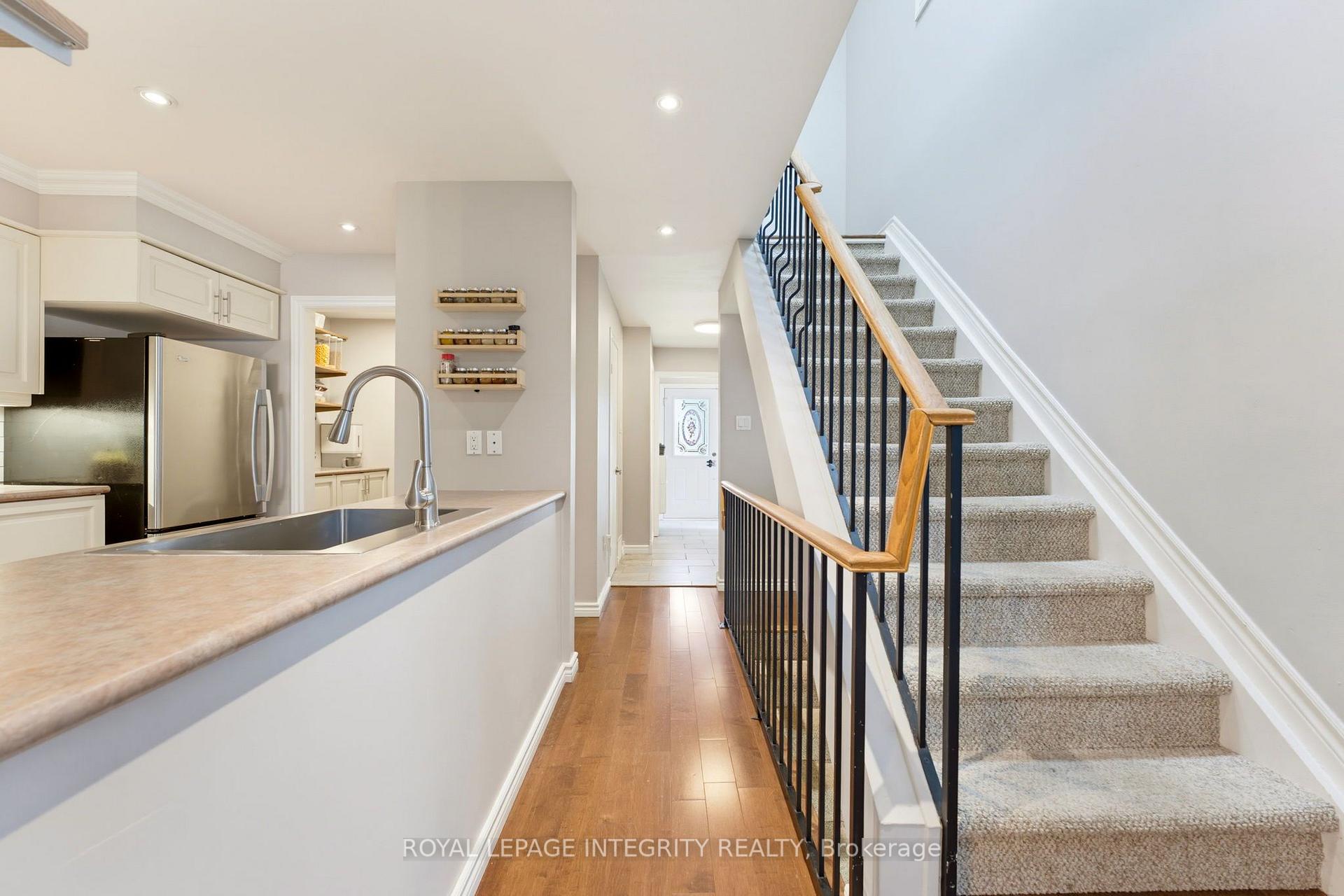 Photo 13 of 39 Ready Way, Ottawa, Barrhaven - Pheasant Run — HOMEH