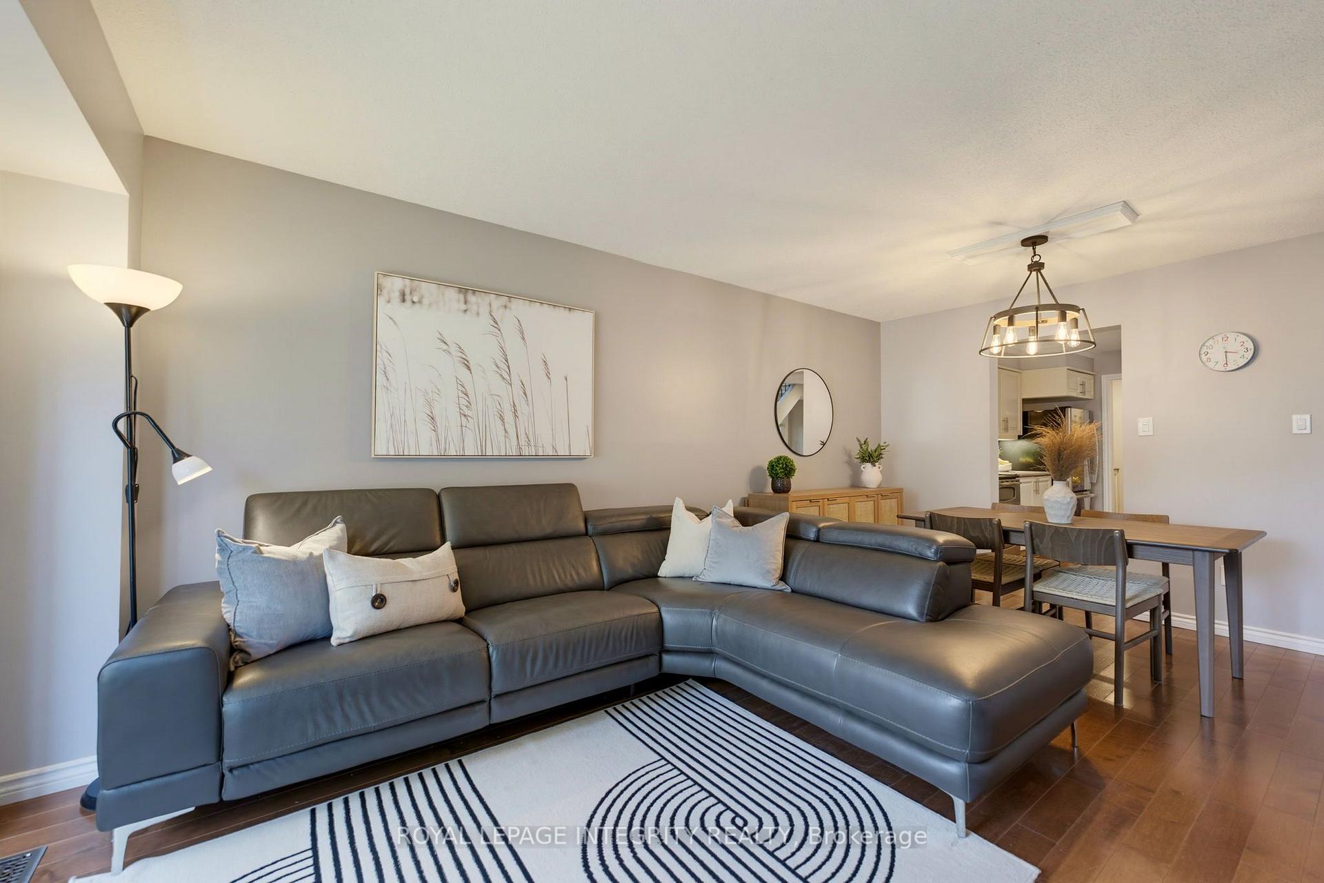 Photo 16 of 39 Ready Way, Ottawa, Barrhaven - Pheasant Run — HOMEH