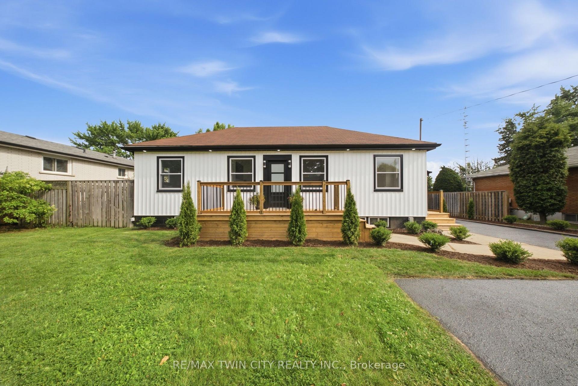 Photo 3 of 92 Fairview Drive, Brantford, Fairview/Greenbrier — HOMEH
