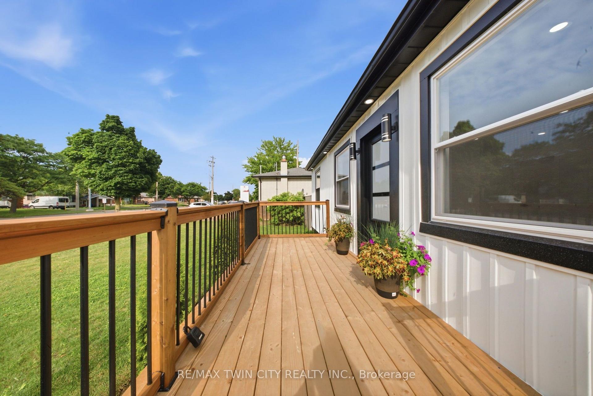 Photo 5 of 92 Fairview Drive, Brantford, Fairview/Greenbrier — HOMEH