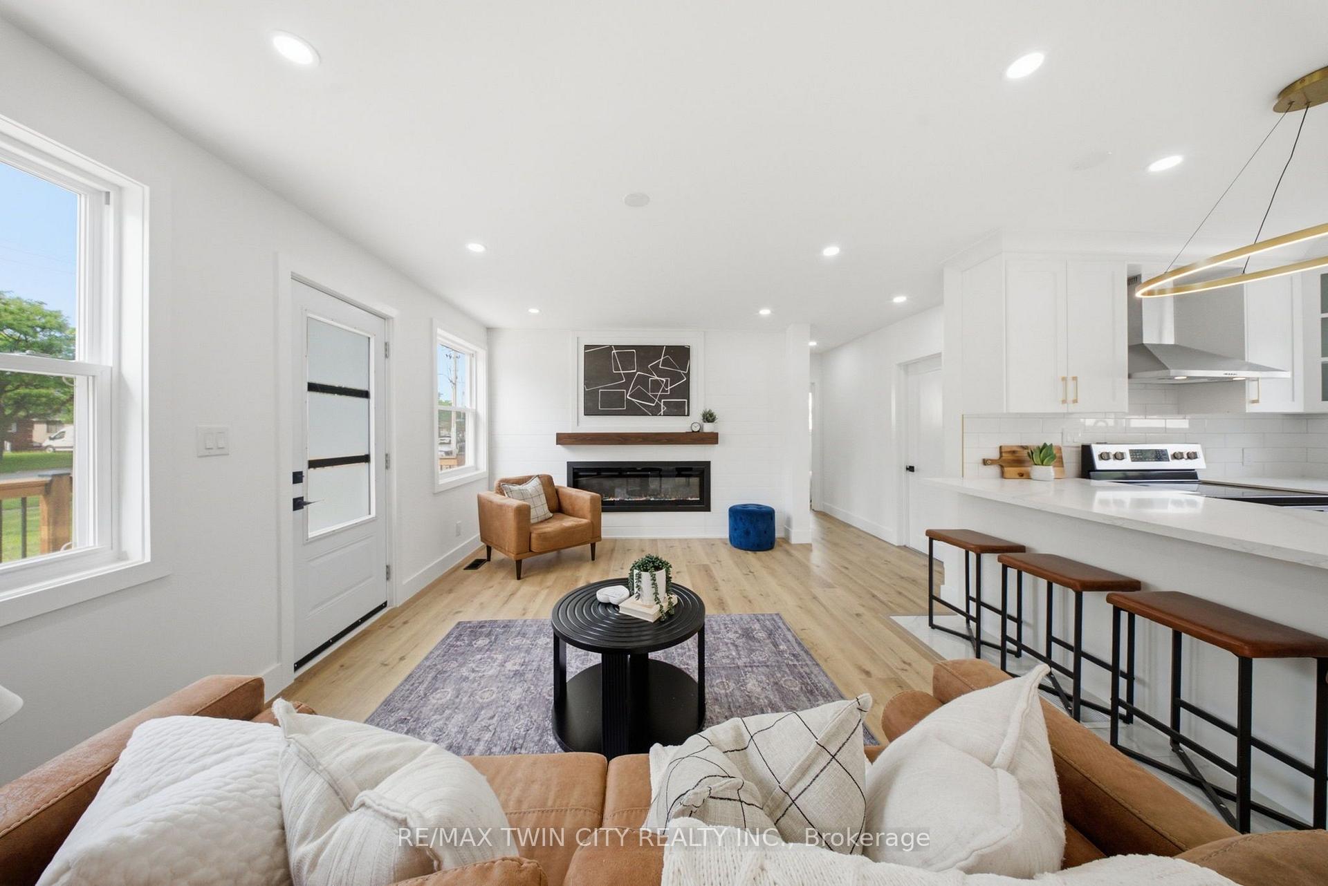 Photo 7 of 92 Fairview Drive, Brantford, Fairview/Greenbrier — HOMEH