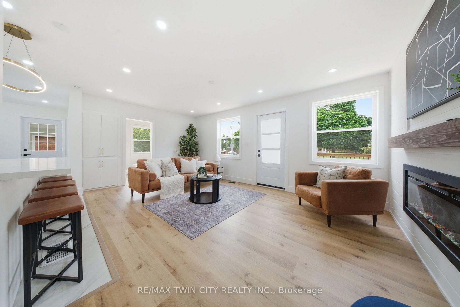 Photo 9 of 92 Fairview Drive, Brantford, Fairview/Greenbrier — HOMEH