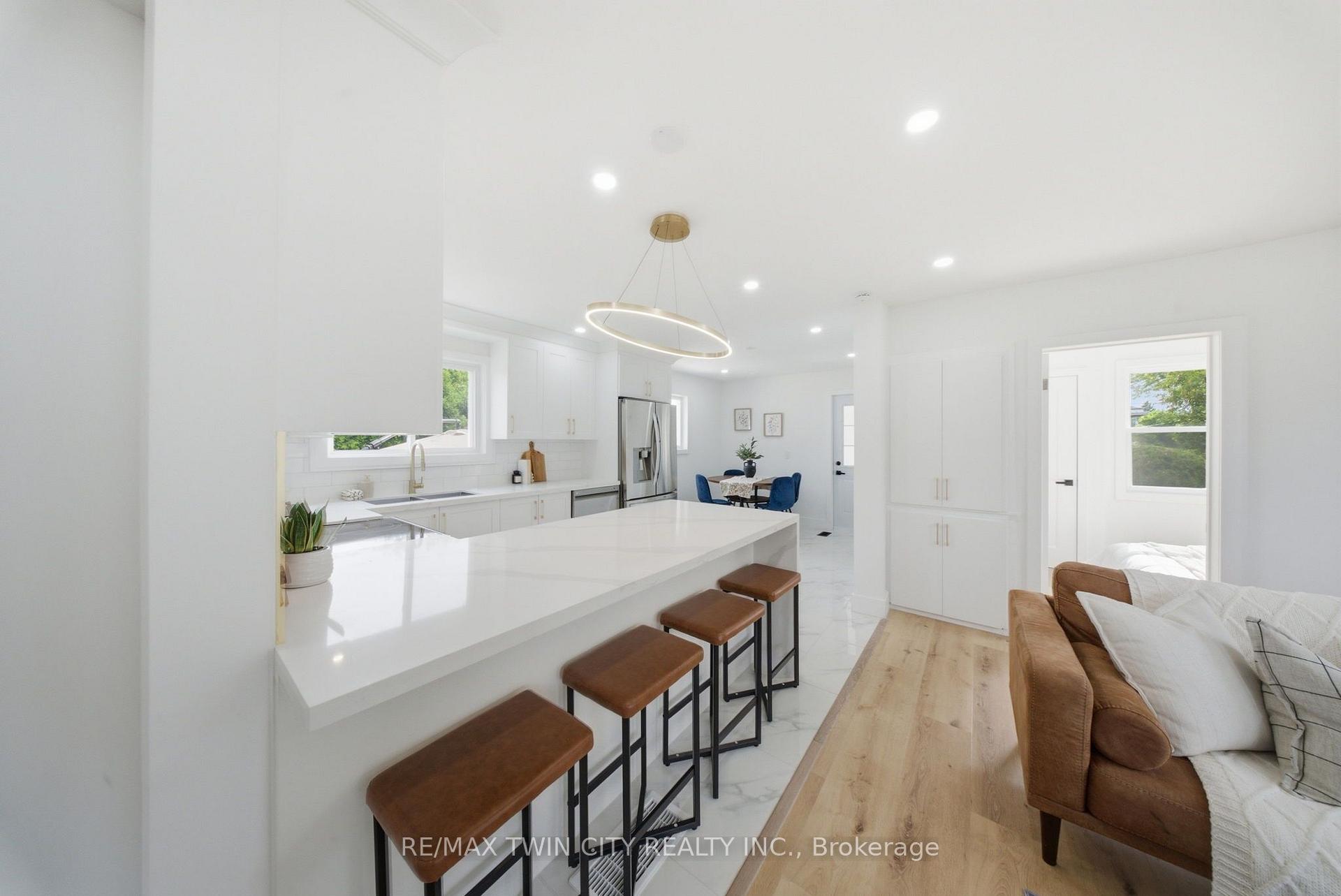 Photo 10 of 92 Fairview Drive, Brantford, Fairview/Greenbrier — HOMEH
