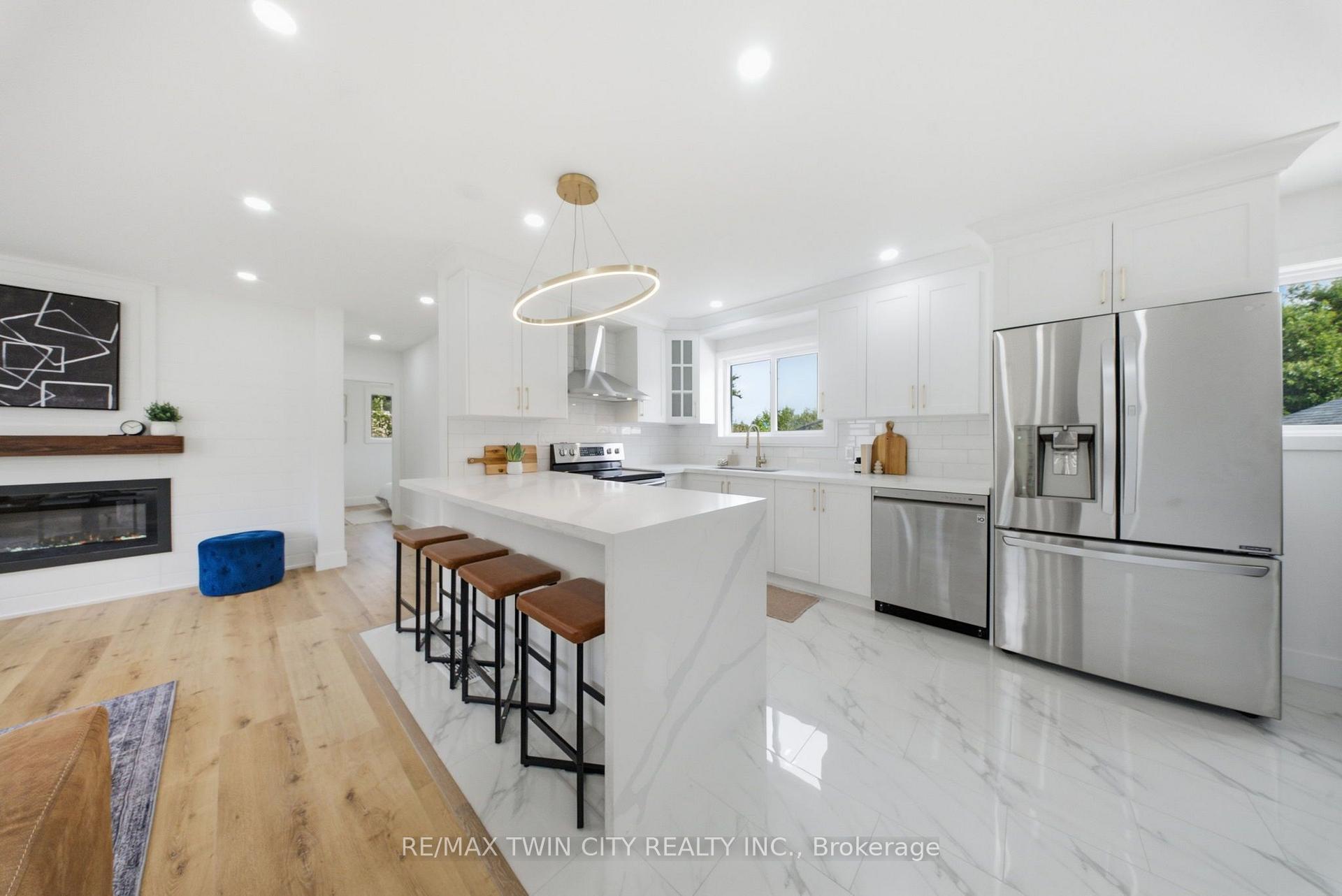 Photo 13 of 92 Fairview Drive, Brantford, Fairview/Greenbrier — HOMEH
