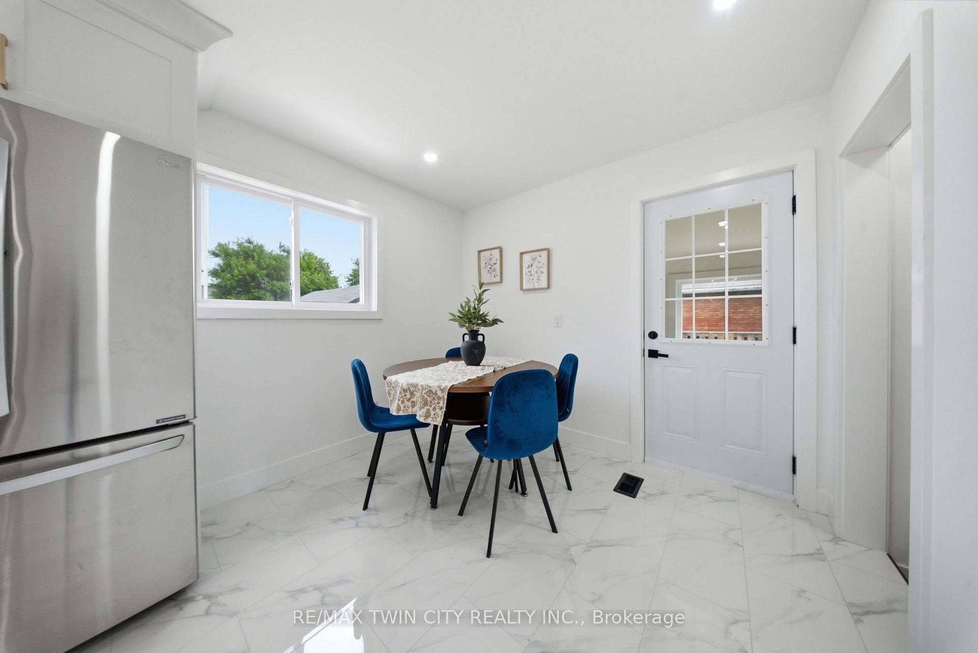 Photo 14 of 92 Fairview Drive, Brantford, Fairview/Greenbrier — HOMEH