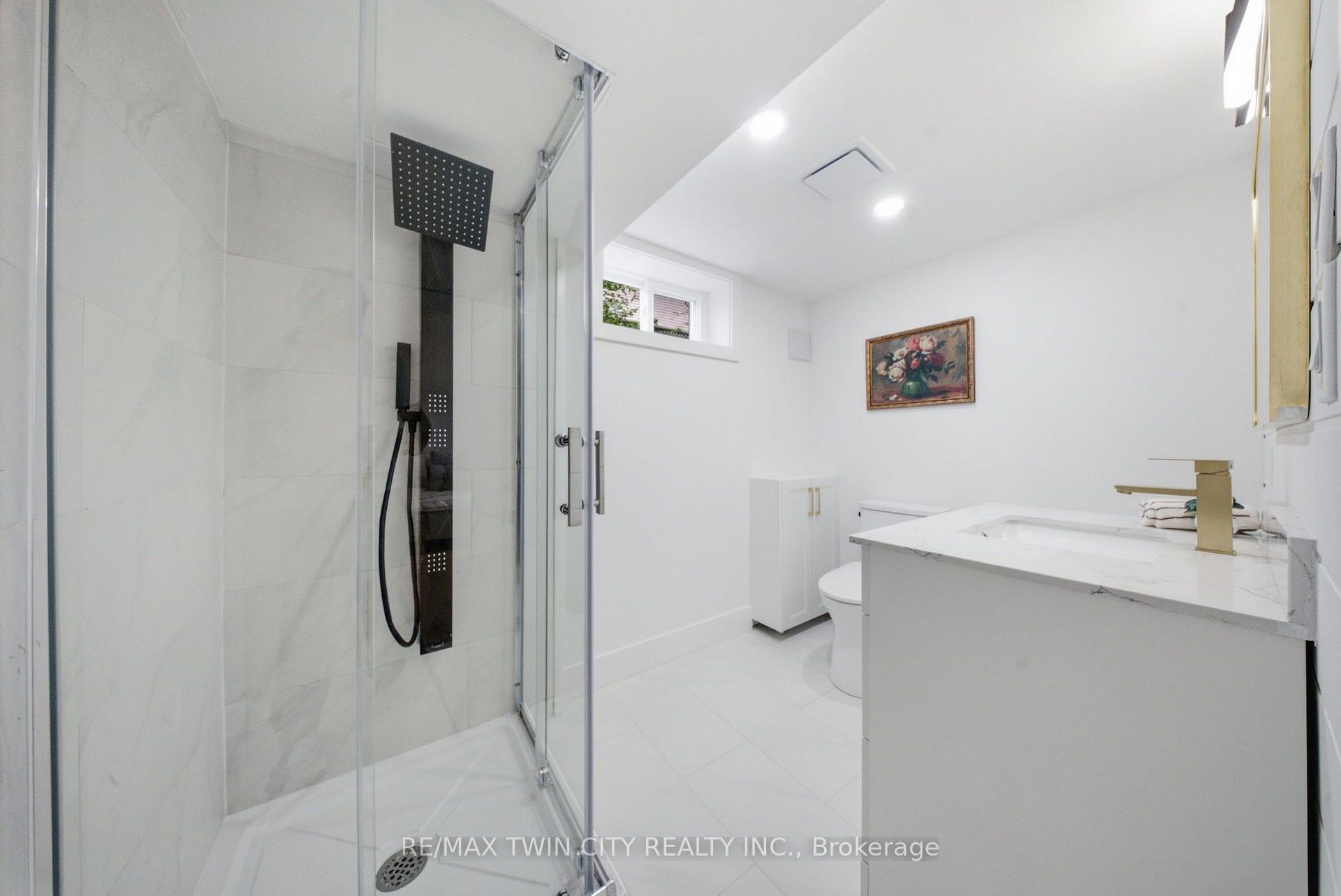 Photo 23 of 92 Fairview Drive, Brantford, Fairview/Greenbrier — HOMEH