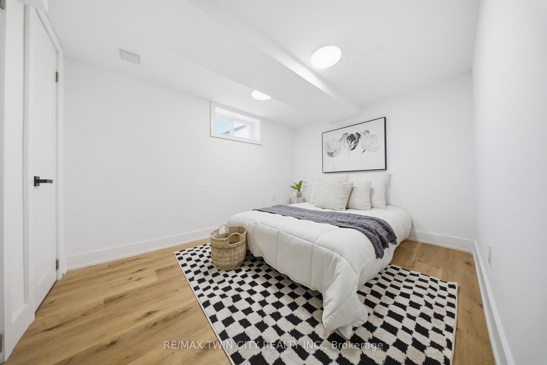 Photo 24 of 92 Fairview Drive, Brantford, Fairview/Greenbrier — HOMEH