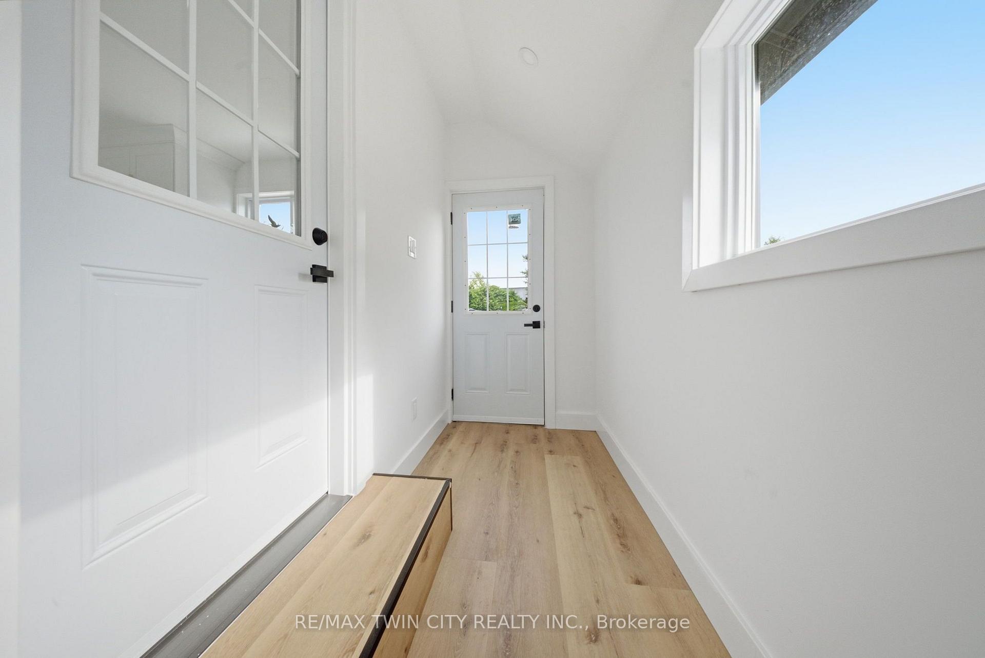 Photo 26 of 92 Fairview Drive, Brantford, Fairview/Greenbrier — HOMEH