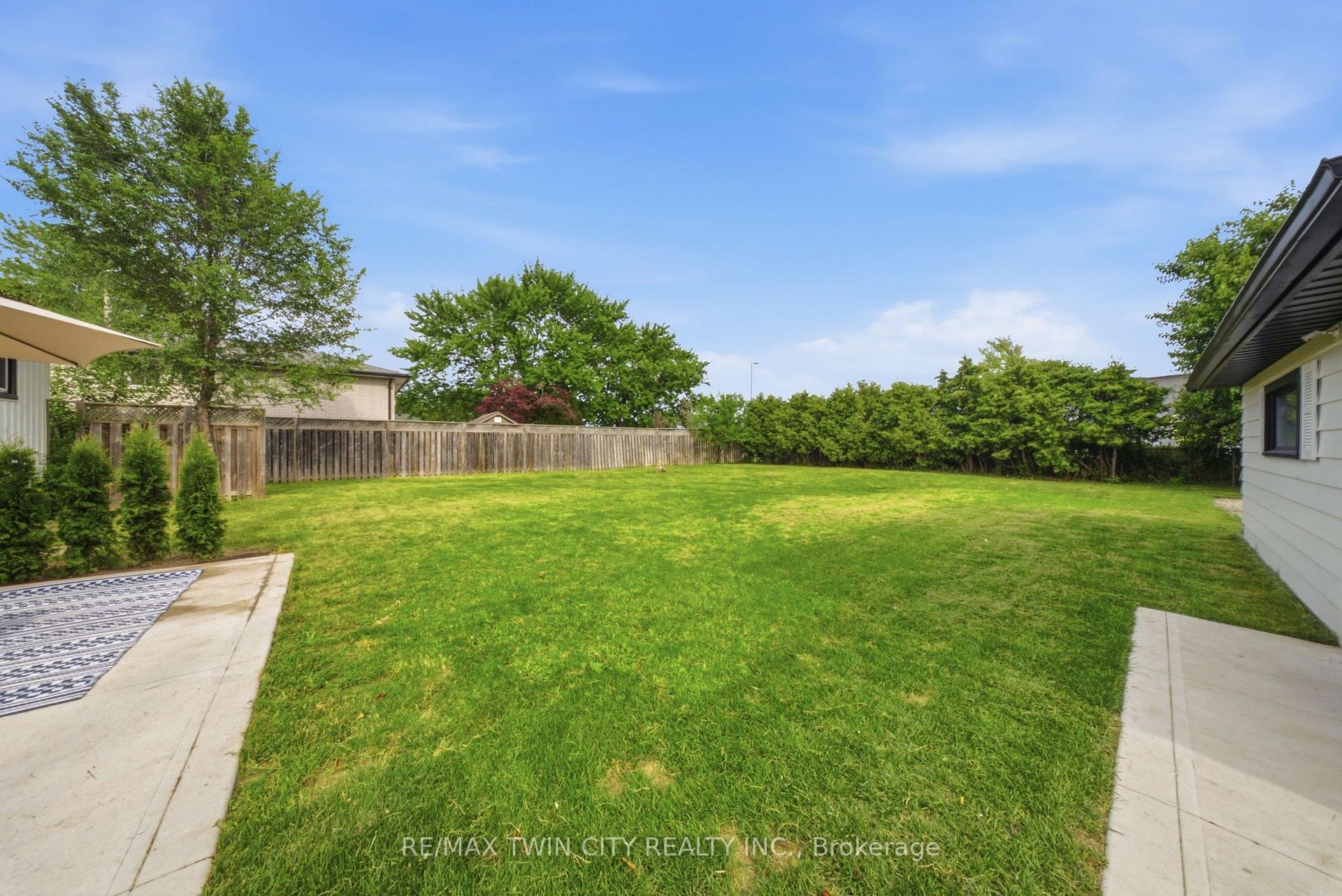 Photo 30 of 92 Fairview Drive, Brantford, Fairview/Greenbrier — HOMEH