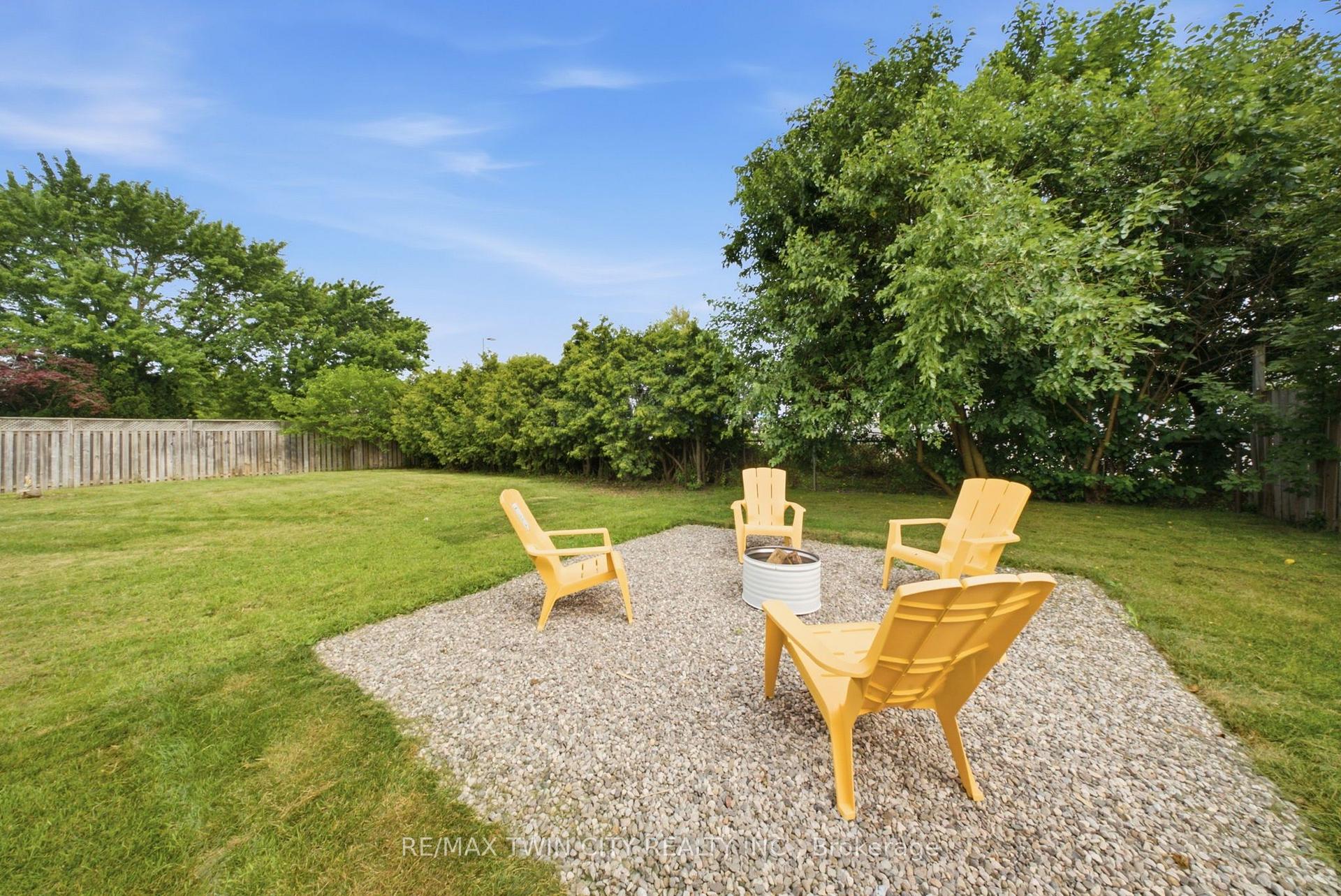 Photo 31 of 92 Fairview Drive, Brantford, Fairview/Greenbrier — HOMEH