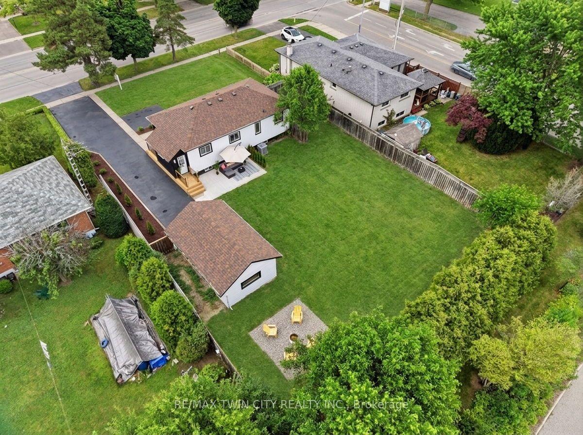 Photo 35 of 92 Fairview Drive, Brantford, Fairview/Greenbrier — HOMEH