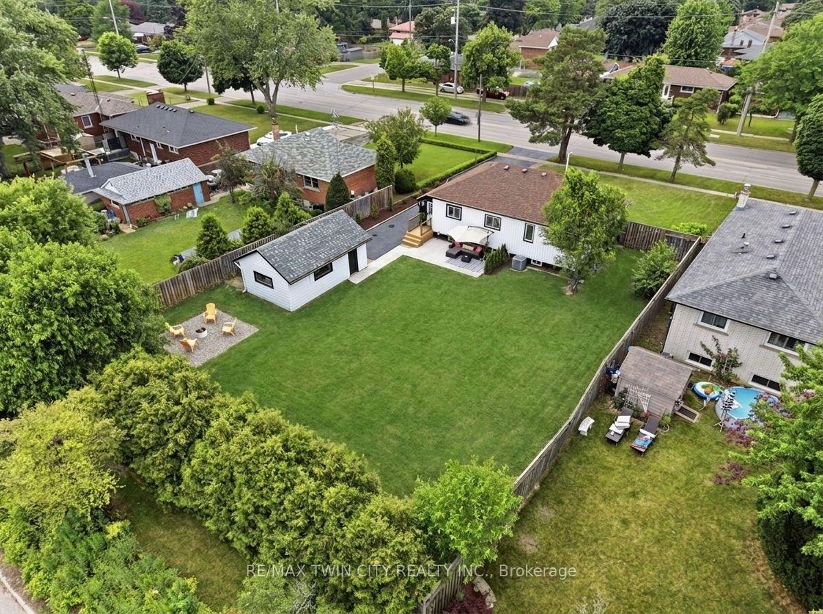 Photo 36 of 92 Fairview Drive, Brantford, Fairview/Greenbrier — HOMEH