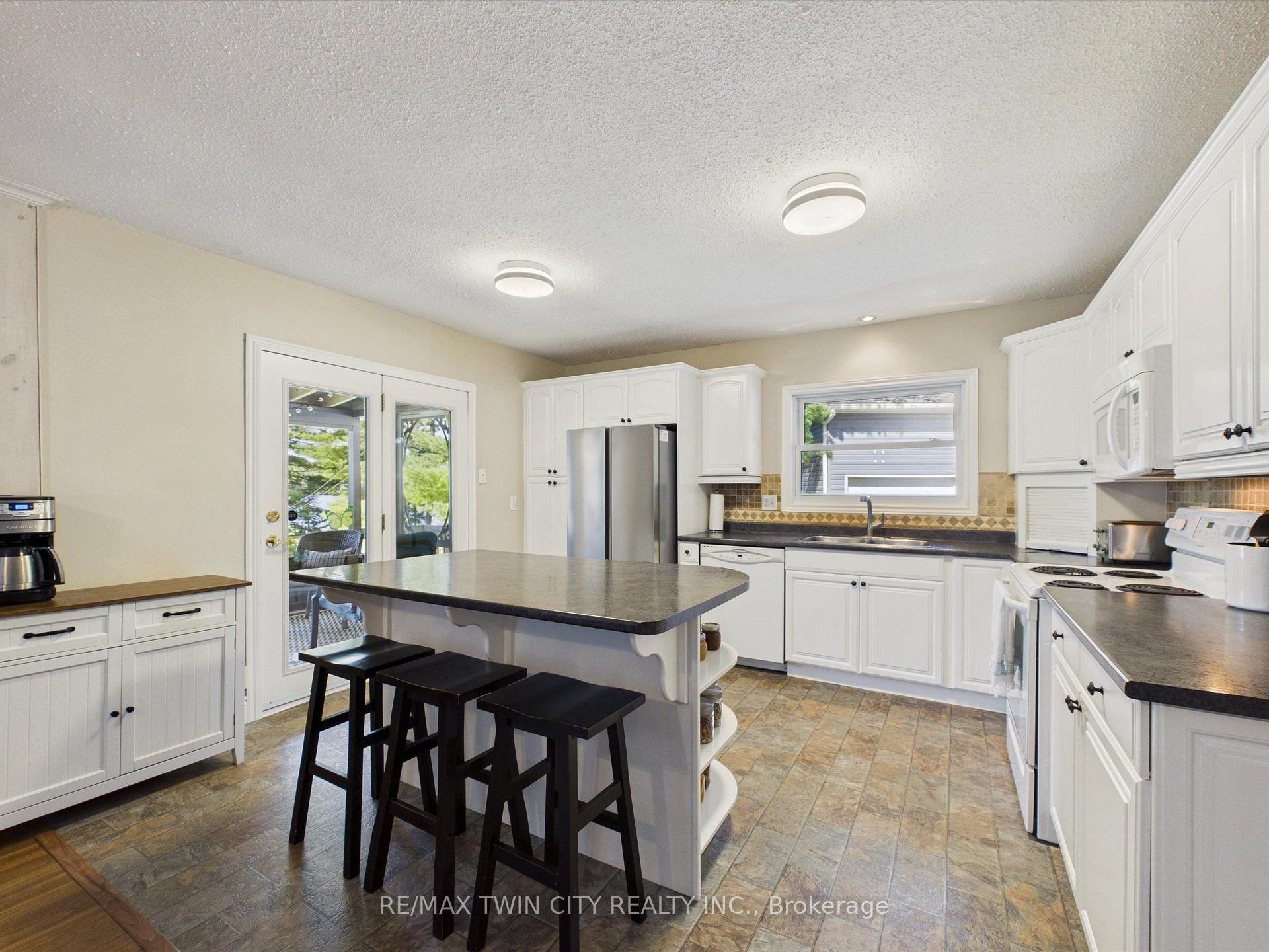 Photo 7 of 51 Mckellar Lake Road, McKellar — HOMEH