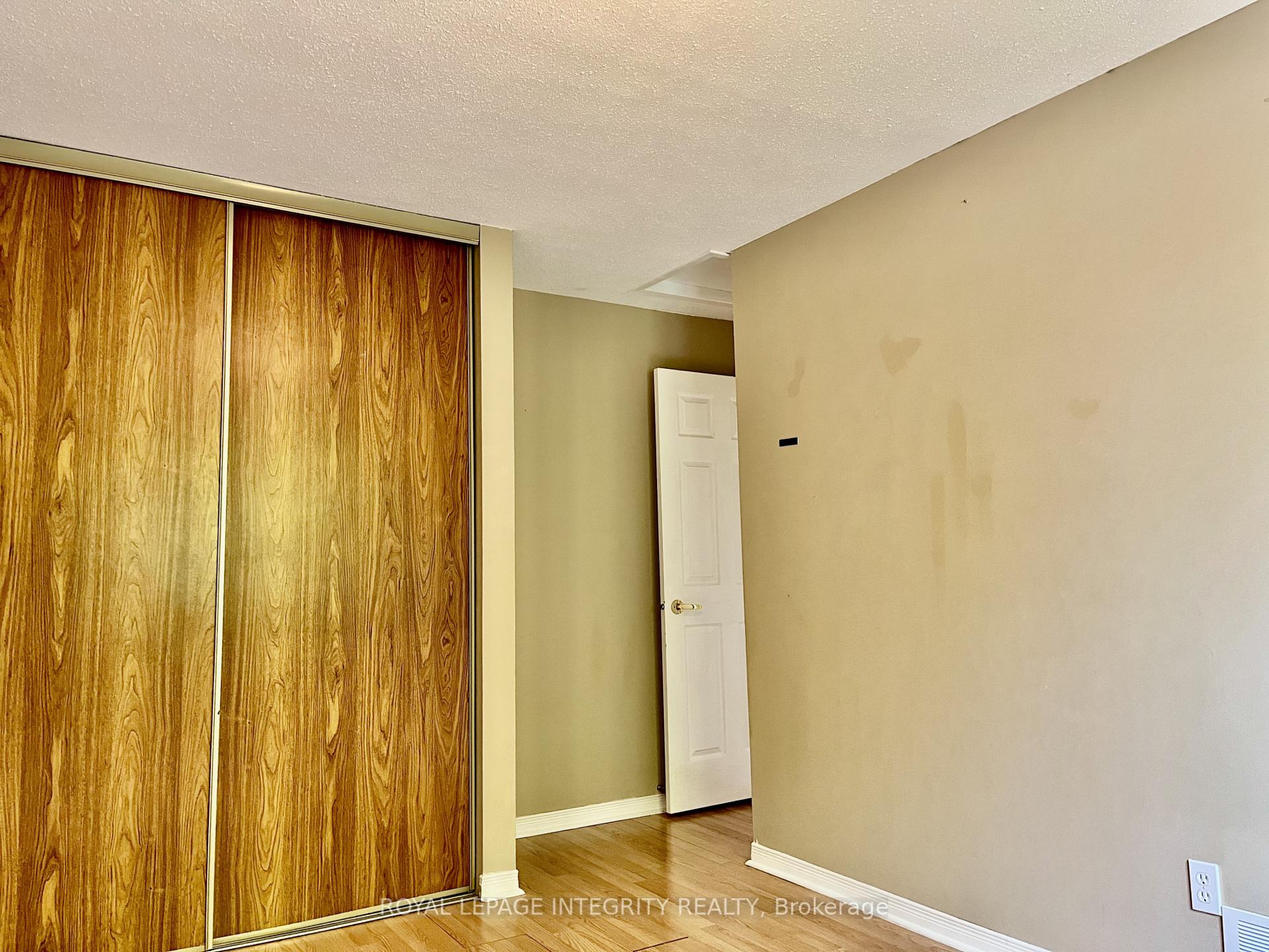 Photo 13 of 1843 Prestwick Drive, Ottawa, Queenswood Heights South — HOMEH