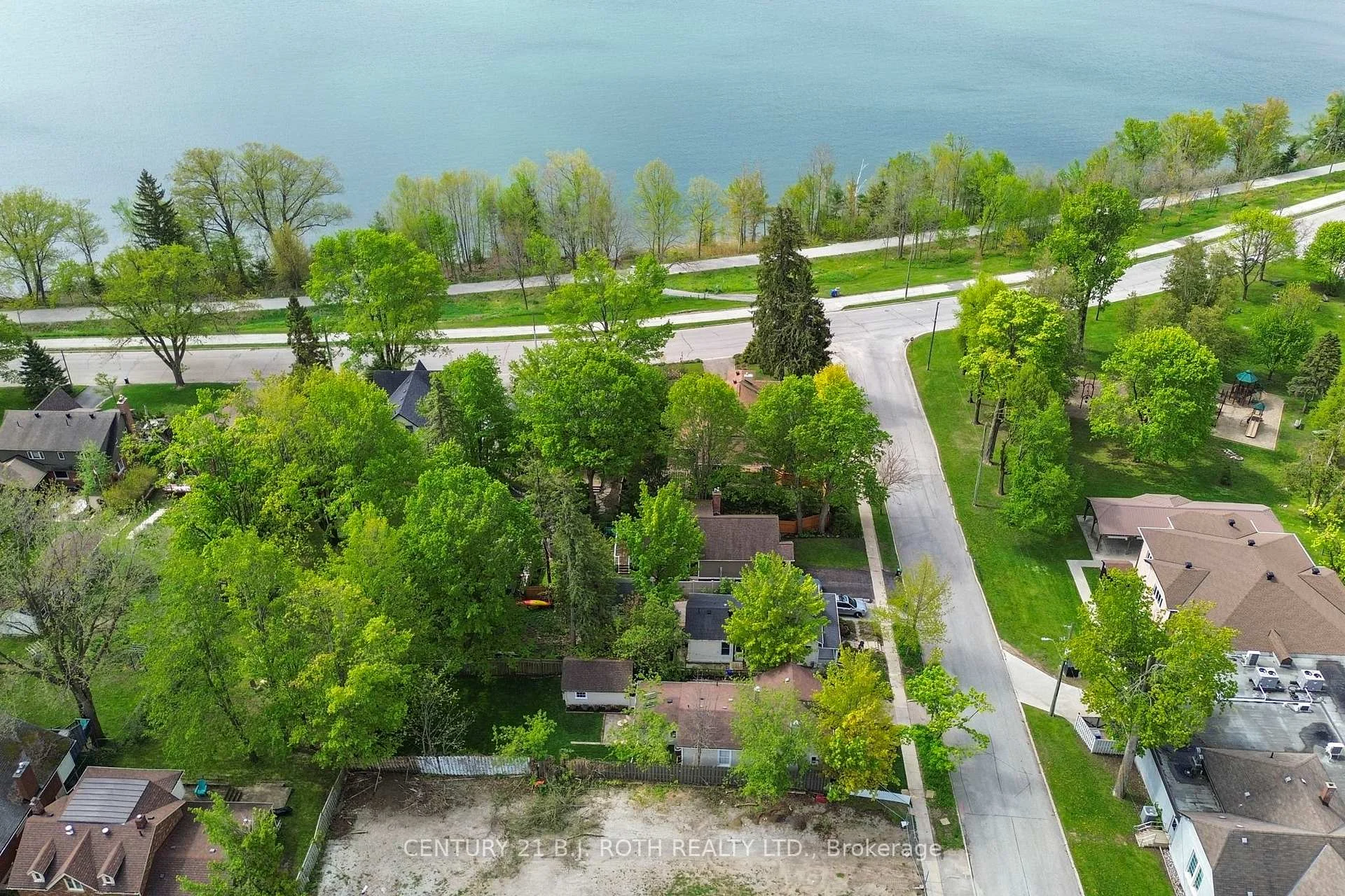 Photo 6 of 193 Blake Street, Barrie, North Shore — HOMEH