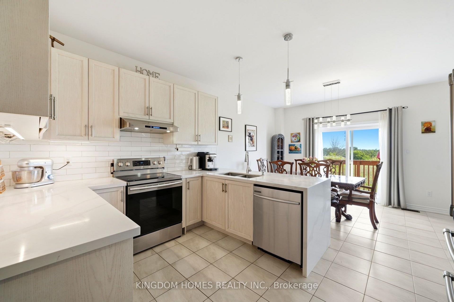 Photo 13 of 1152 Peelar Crescent, Innisfil, Lefroy — HOMEH