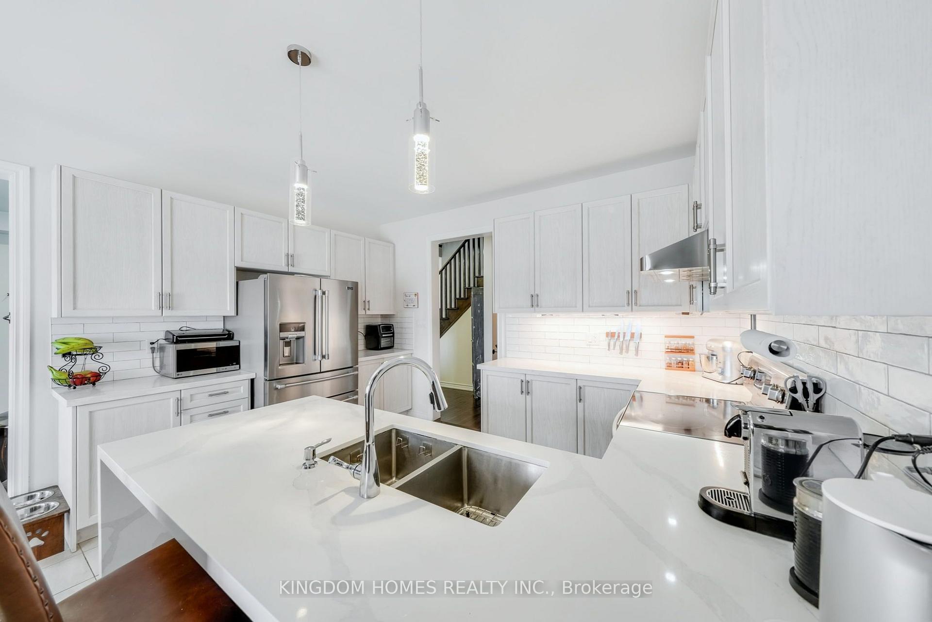 Photo 15 of 1152 Peelar Crescent, Innisfil, Lefroy — HOMEH