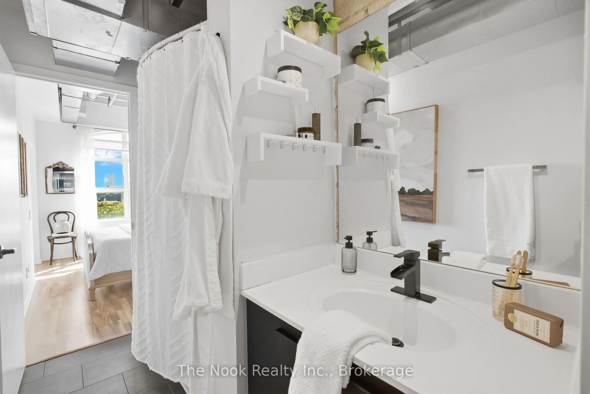 Photo 14 of Unit 603, 736 Dundas Street E, Toronto, Regent Park — HOMEH