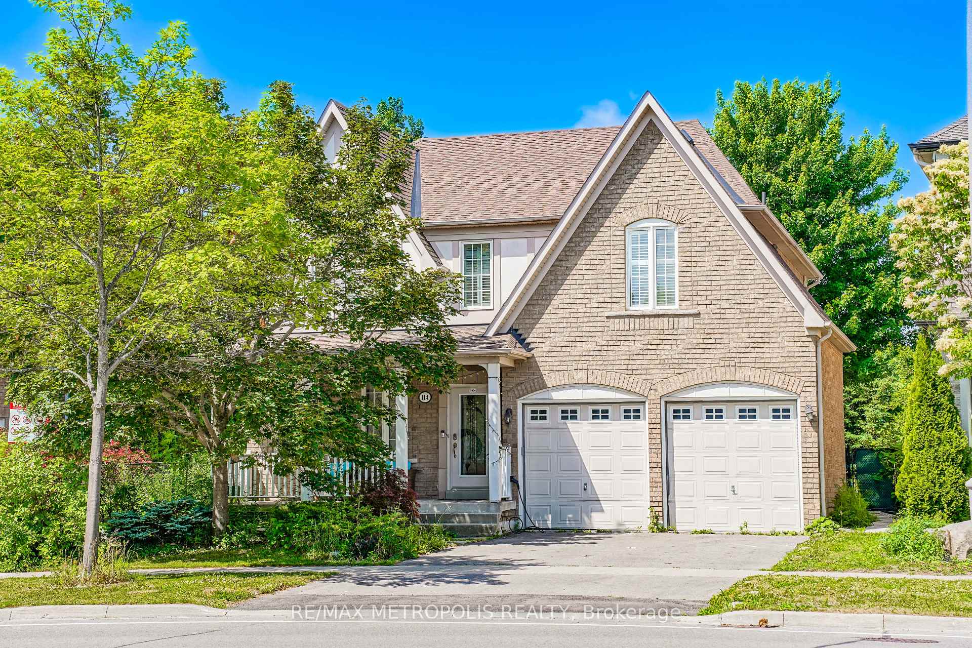 Photo 2 of 114 Selwyn Road, Richmond Hill, Jefferson — HOMEH