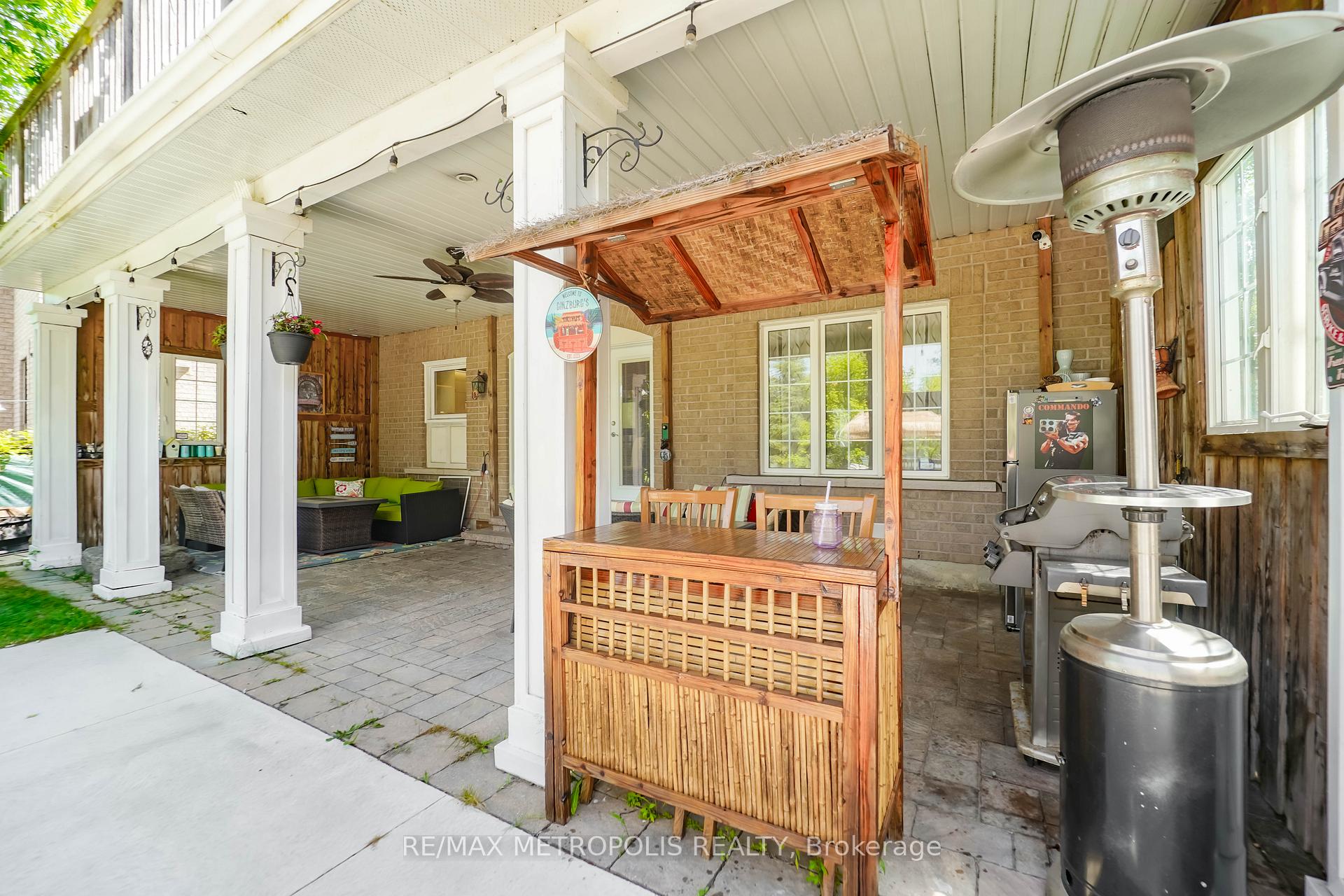 Photo 11 of 114 Selwyn Road, Richmond Hill, Jefferson — HOMEH