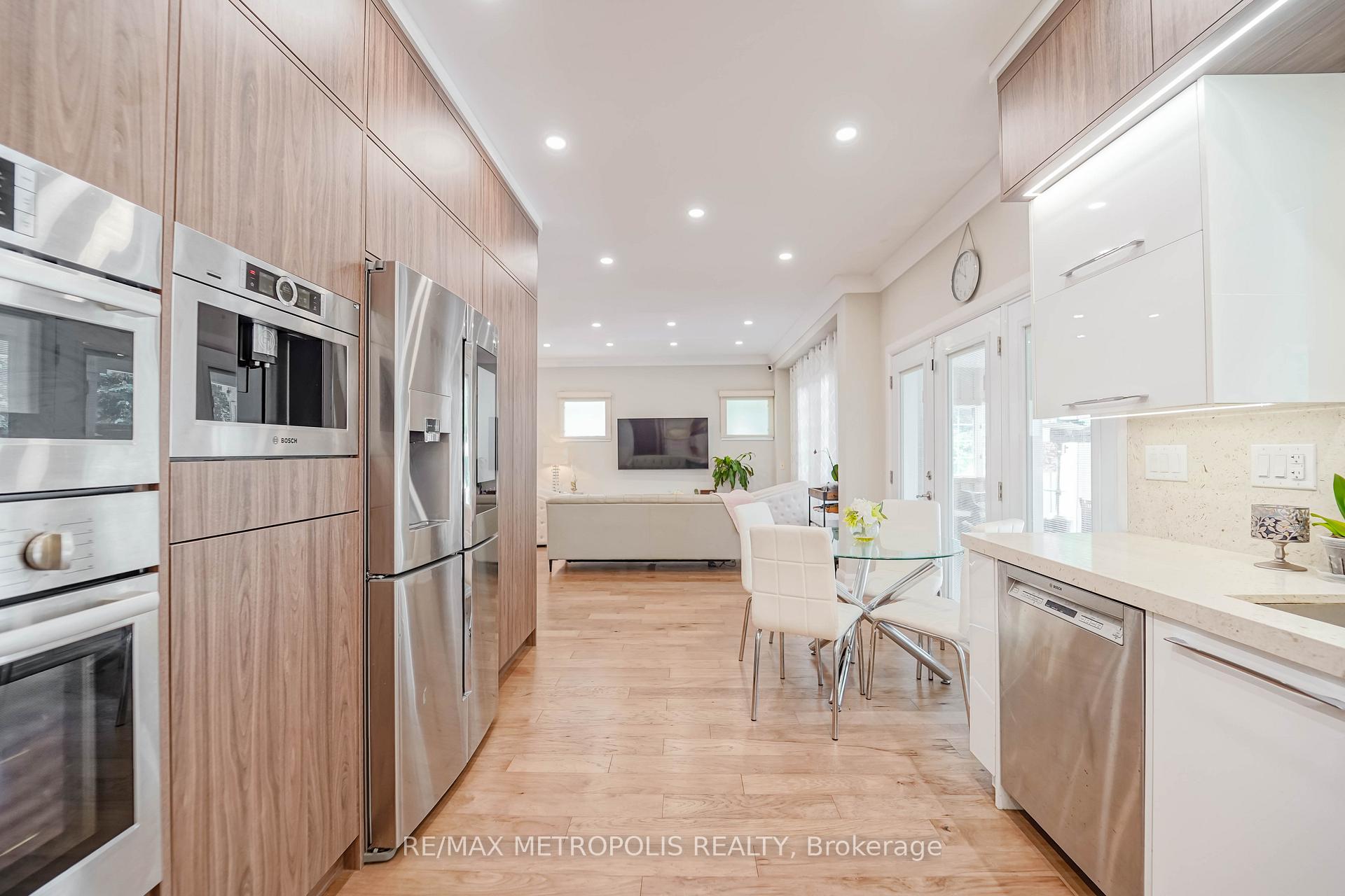 Photo 26 of 114 Selwyn Road, Richmond Hill, Jefferson — HOMEH