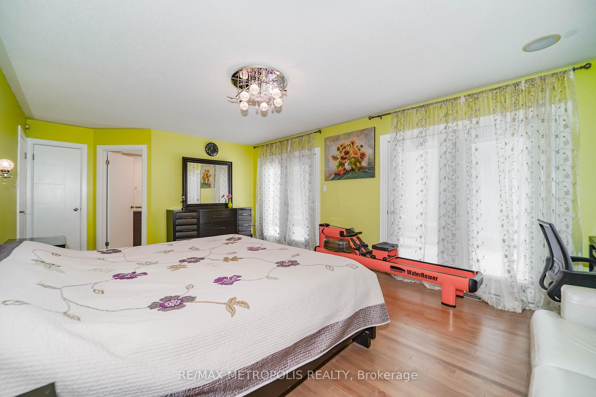 Photo 31 of 114 Selwyn Road, Richmond Hill, Jefferson — HOMEH