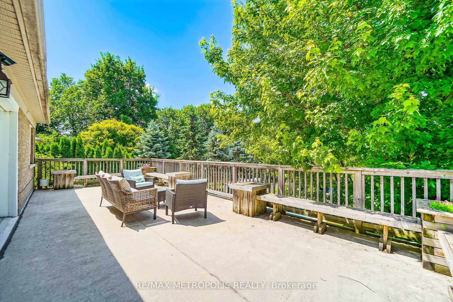 Photo 34 of 114 Selwyn Road, Richmond Hill, Jefferson — HOMEH