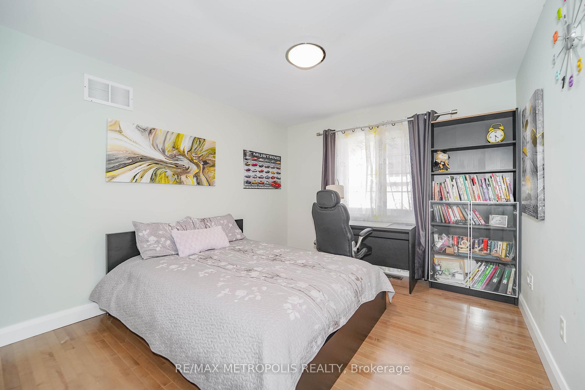 Photo 40 of 114 Selwyn Road, Richmond Hill, Jefferson — HOMEH